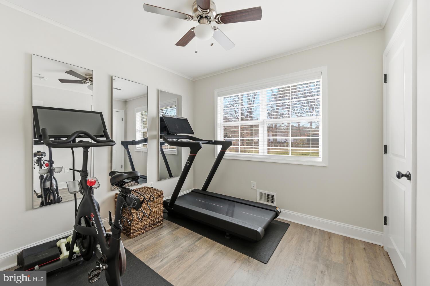 WHITE HOUSE ACRES - Residential