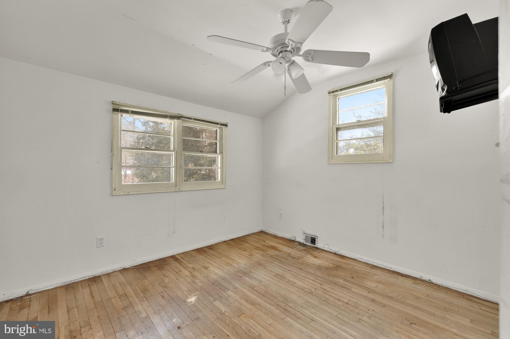 ROCK CREEK PALISADES - Residential