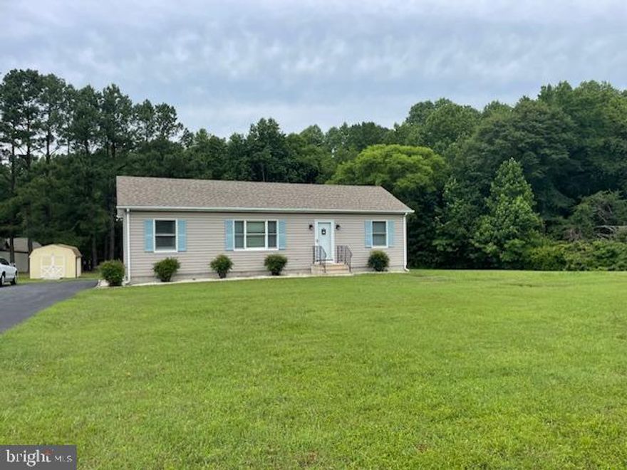 PRISTINE 3 BEDROOM RANCHER ON A LARGE COUNTRY LOT WITH PLENTY OF NATURE ABOUND TO VIEW FROM INSIDE OF YOUR AMAZING ENCLOSED PORCH  DEFINITELY A MUST SEE PERFECT STARTER HOME OR RETIREMENT HOME.