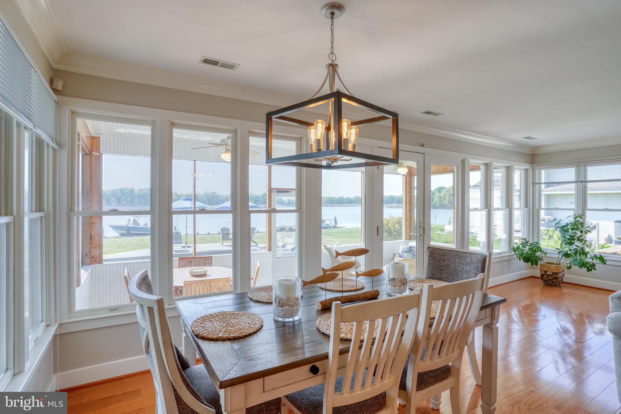 QUEEN ANNE COLONY - Residential