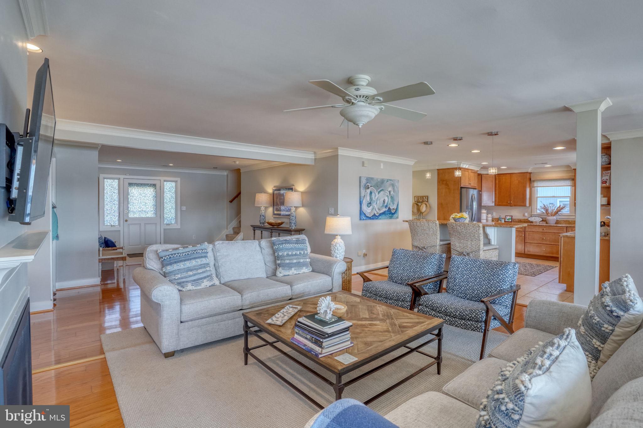 QUEEN ANNE COLONY - Residential