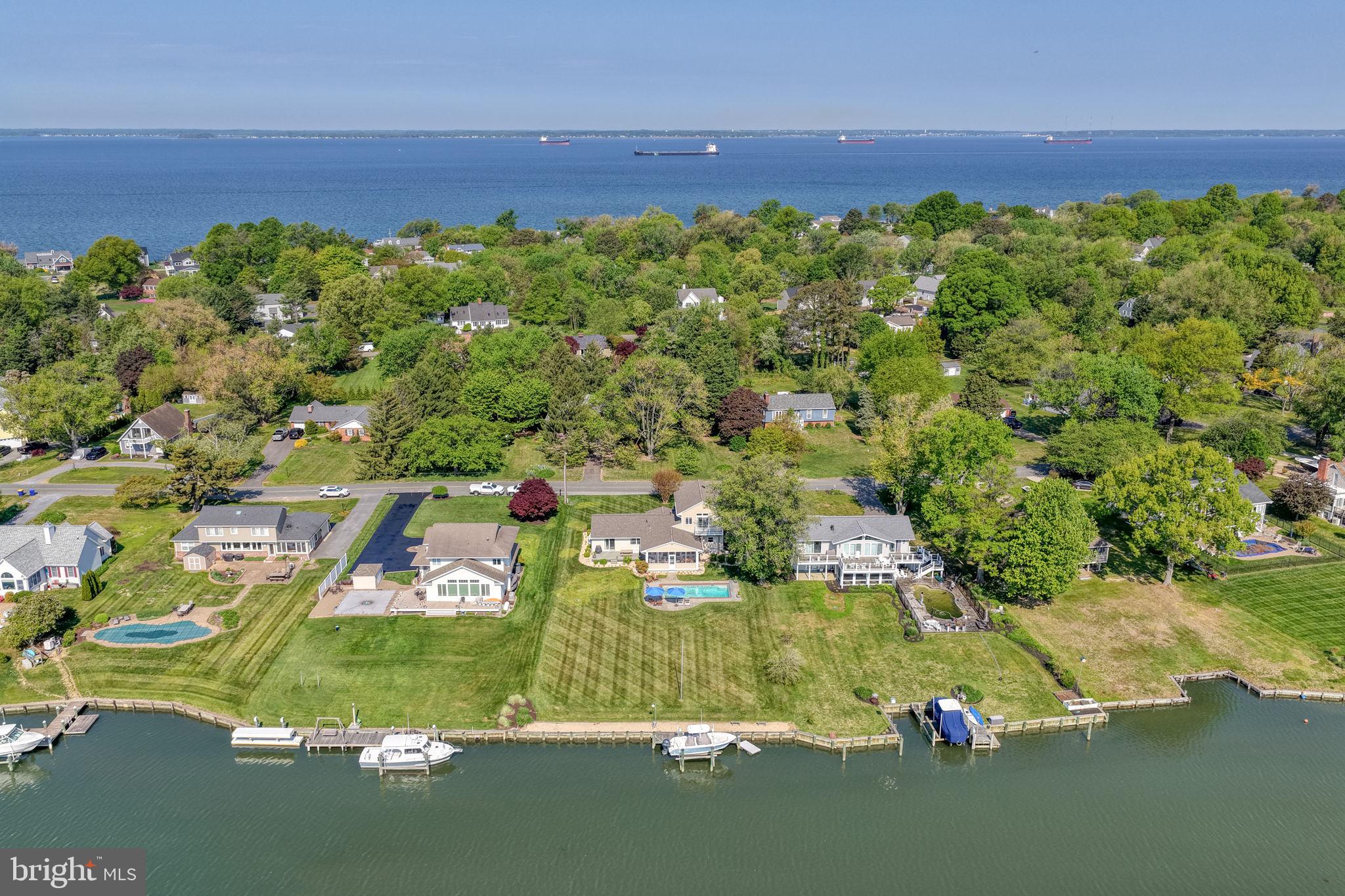 QUEEN ANNE COLONY - Residential