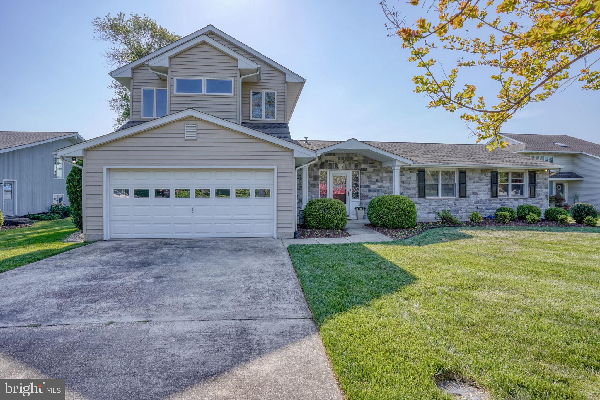 QUEEN ANNE COLONY - Residential