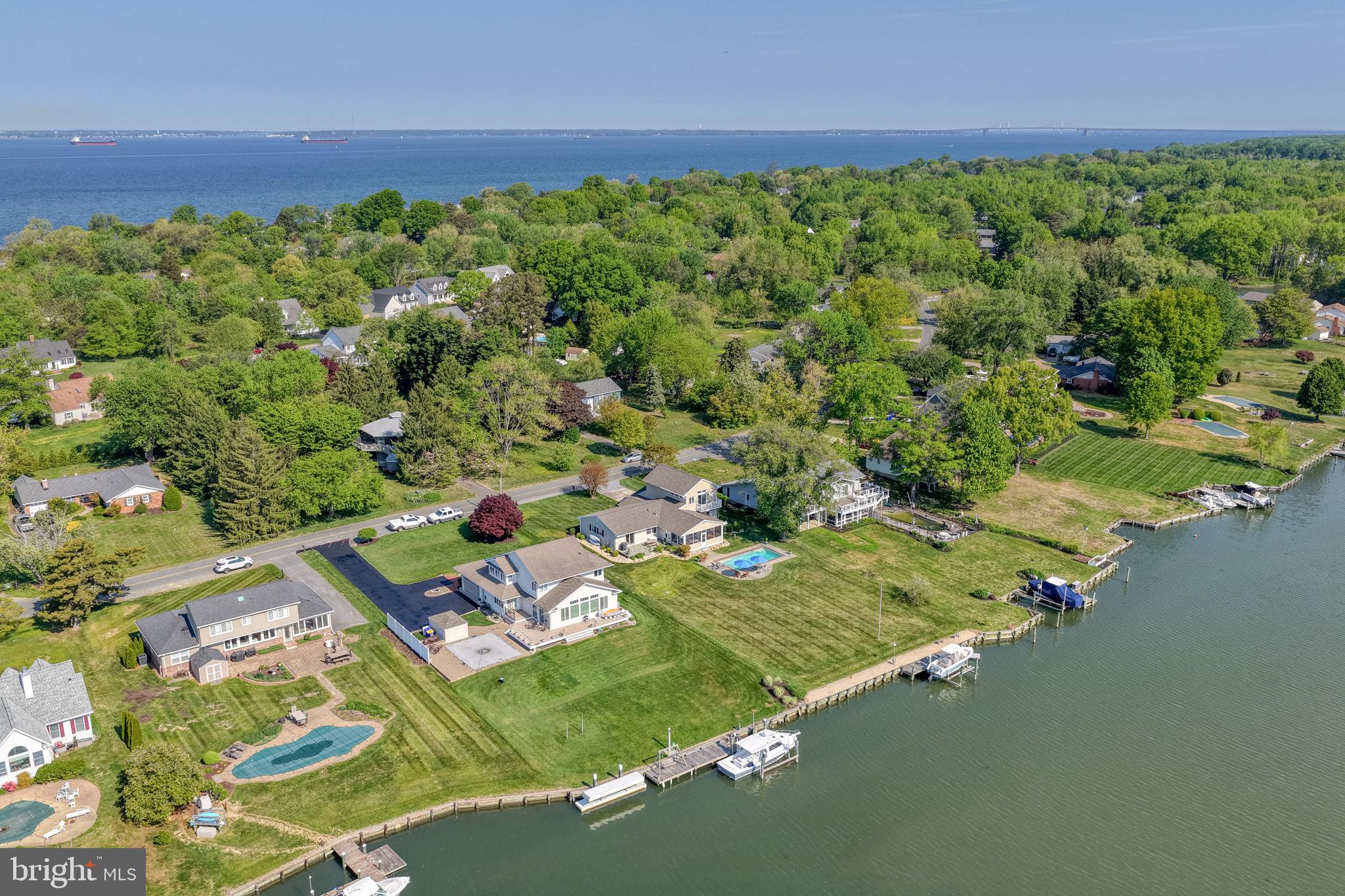 QUEEN ANNE COLONY - Residential