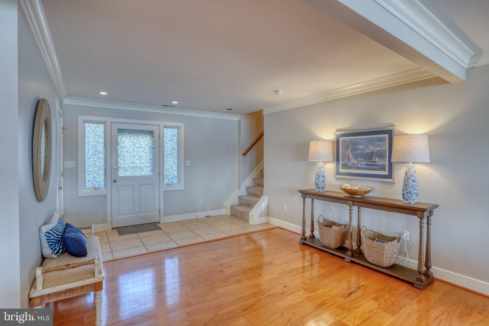 QUEEN ANNE COLONY - Residential