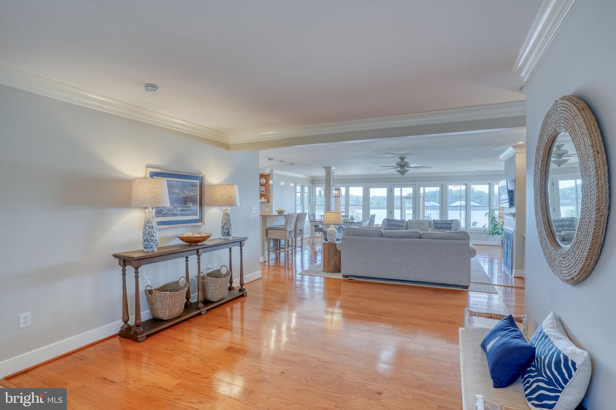 QUEEN ANNE COLONY - Residential