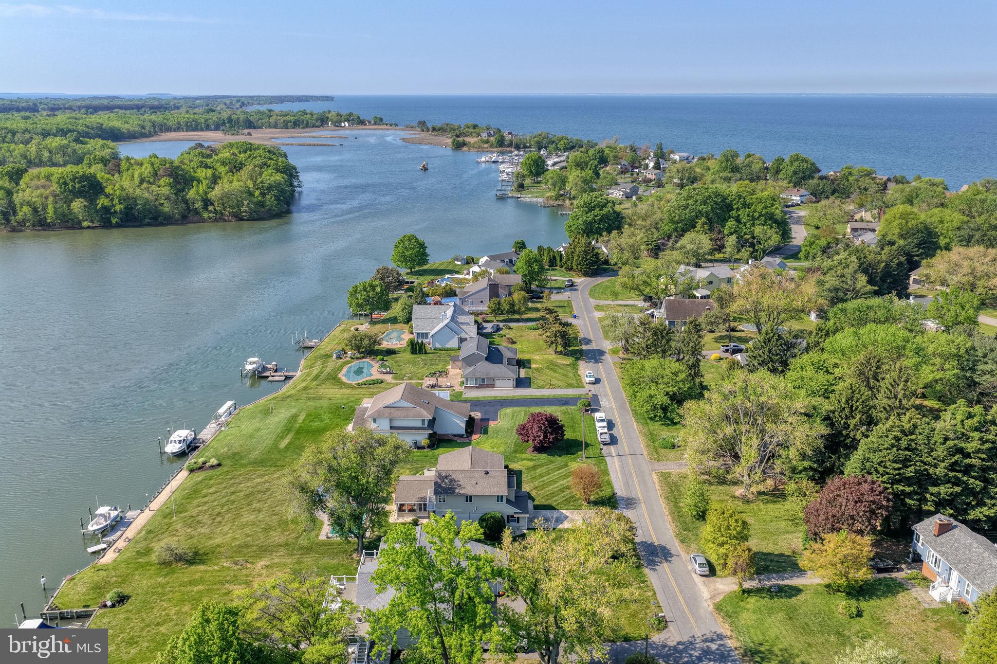 QUEEN ANNE COLONY - Residential