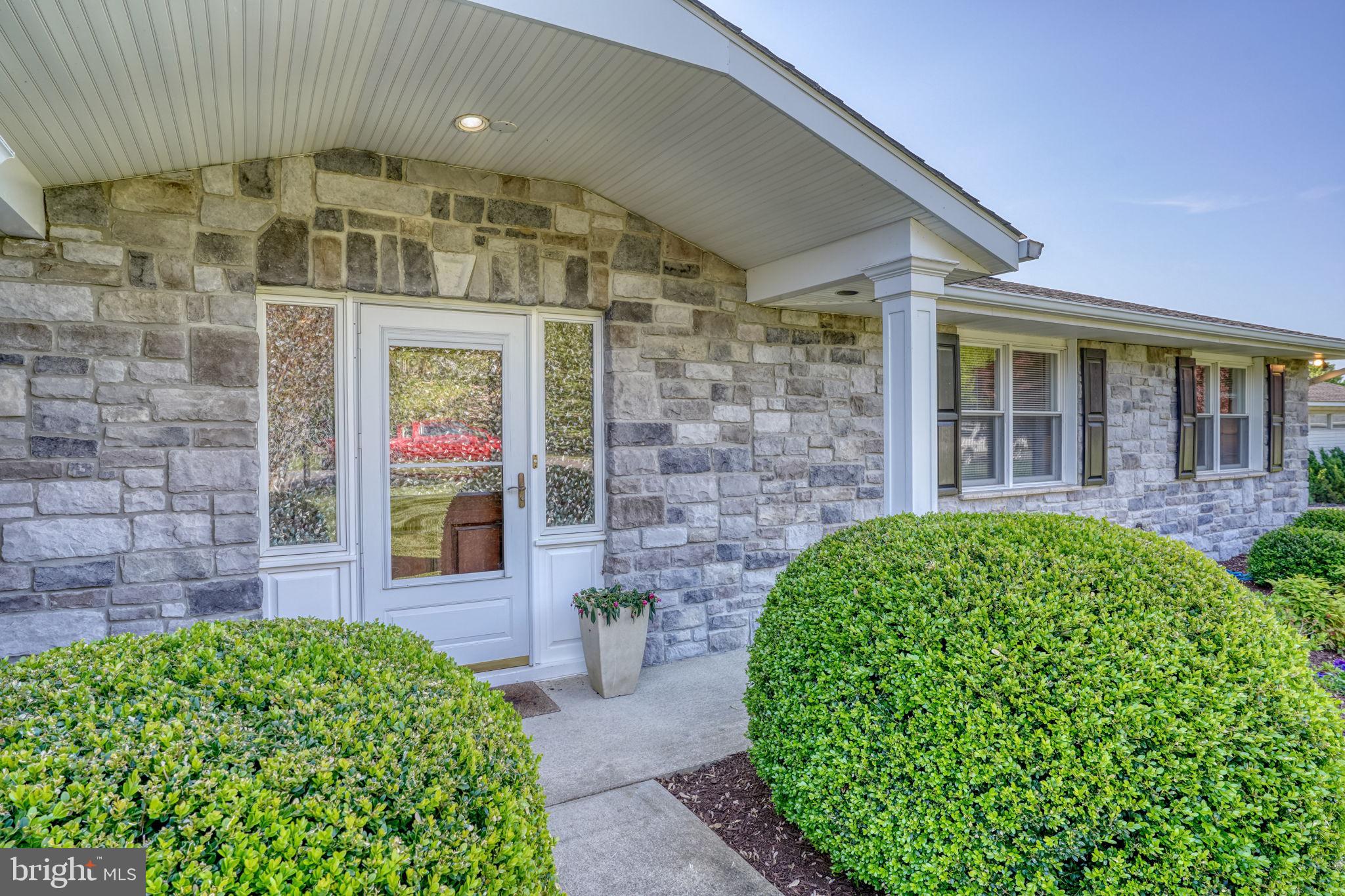 QUEEN ANNE COLONY - Residential