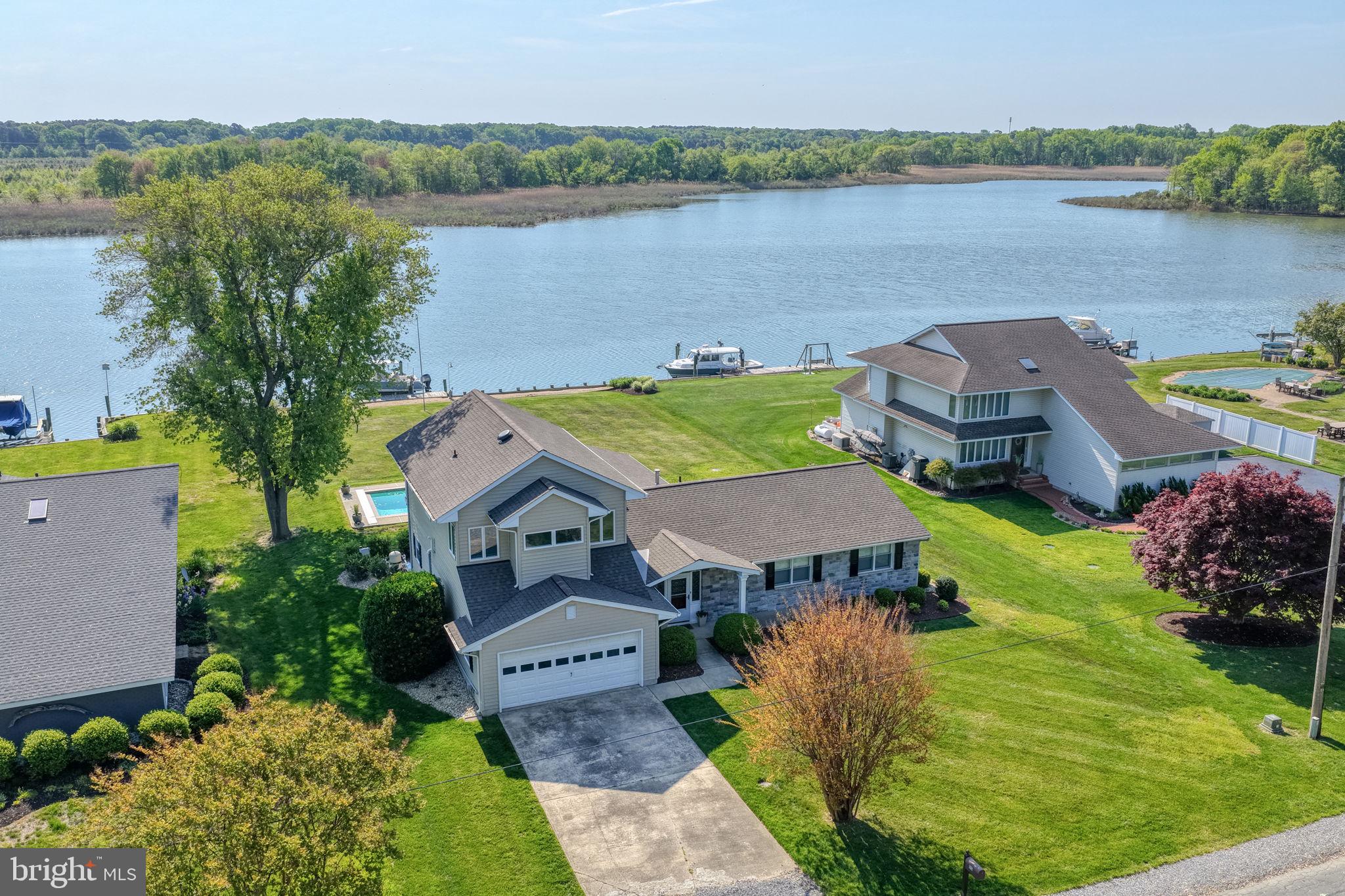 QUEEN ANNE COLONY - Residential