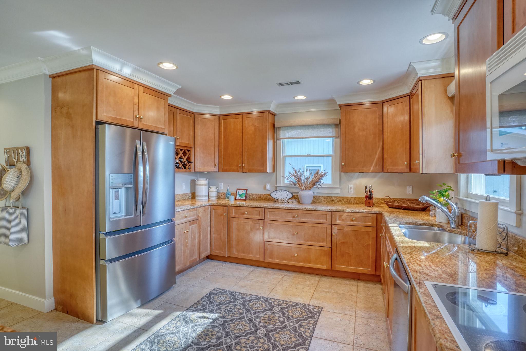 QUEEN ANNE COLONY - Residential