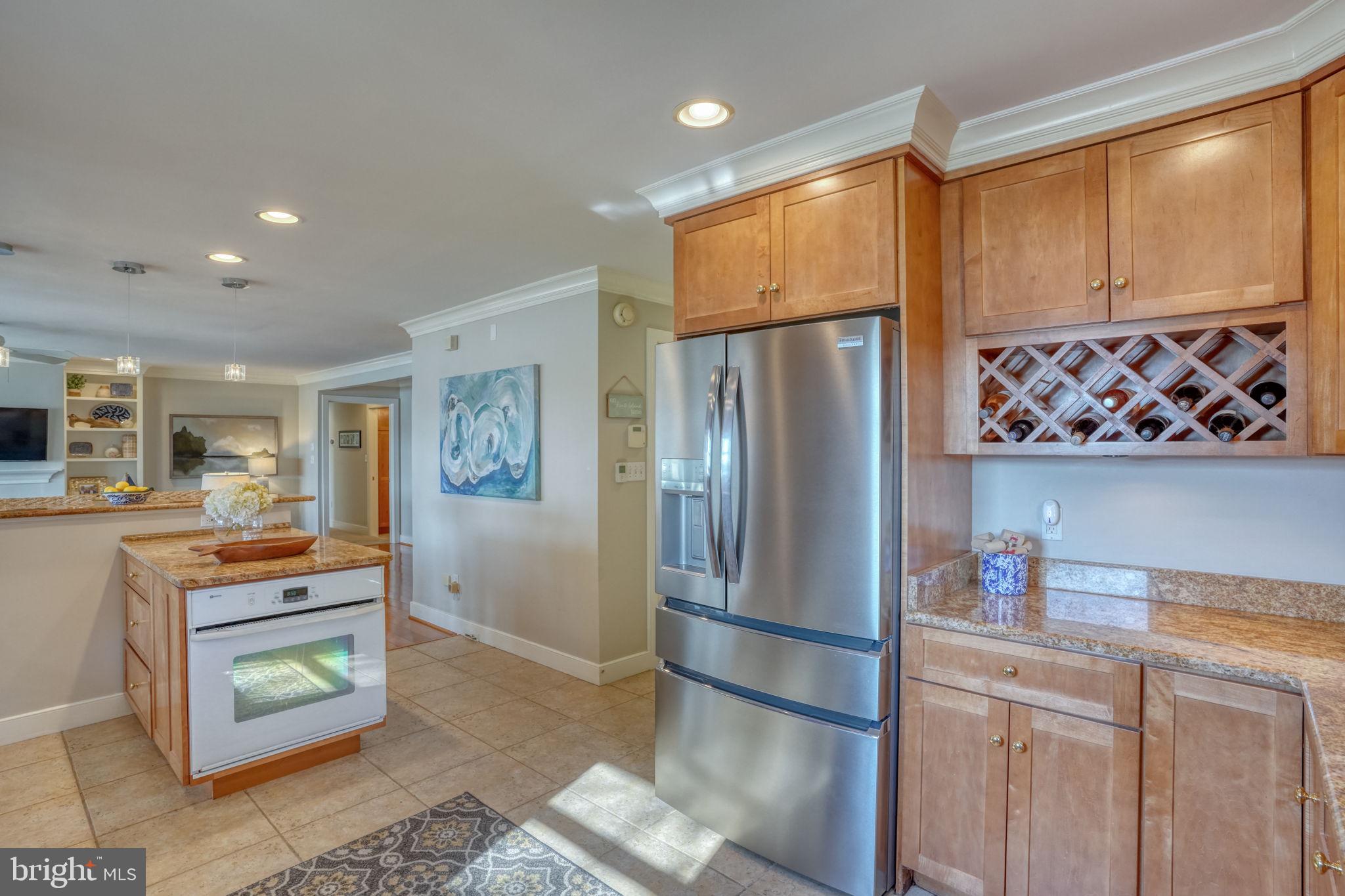 QUEEN ANNE COLONY - Residential