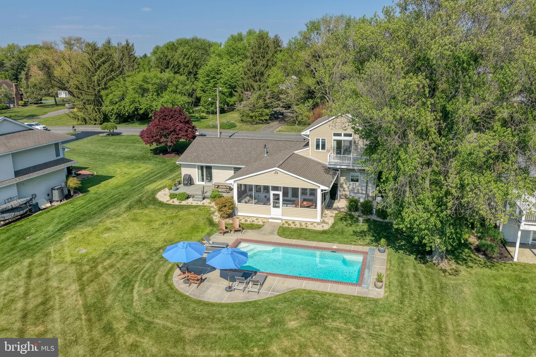 QUEEN ANNE COLONY - Residential