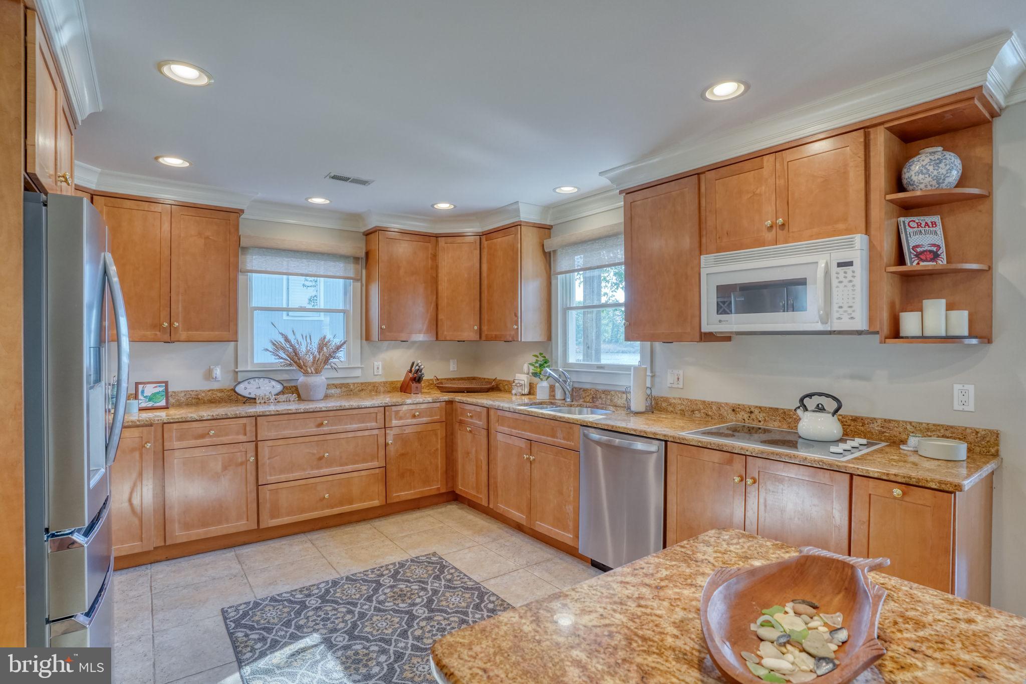 QUEEN ANNE COLONY - Residential