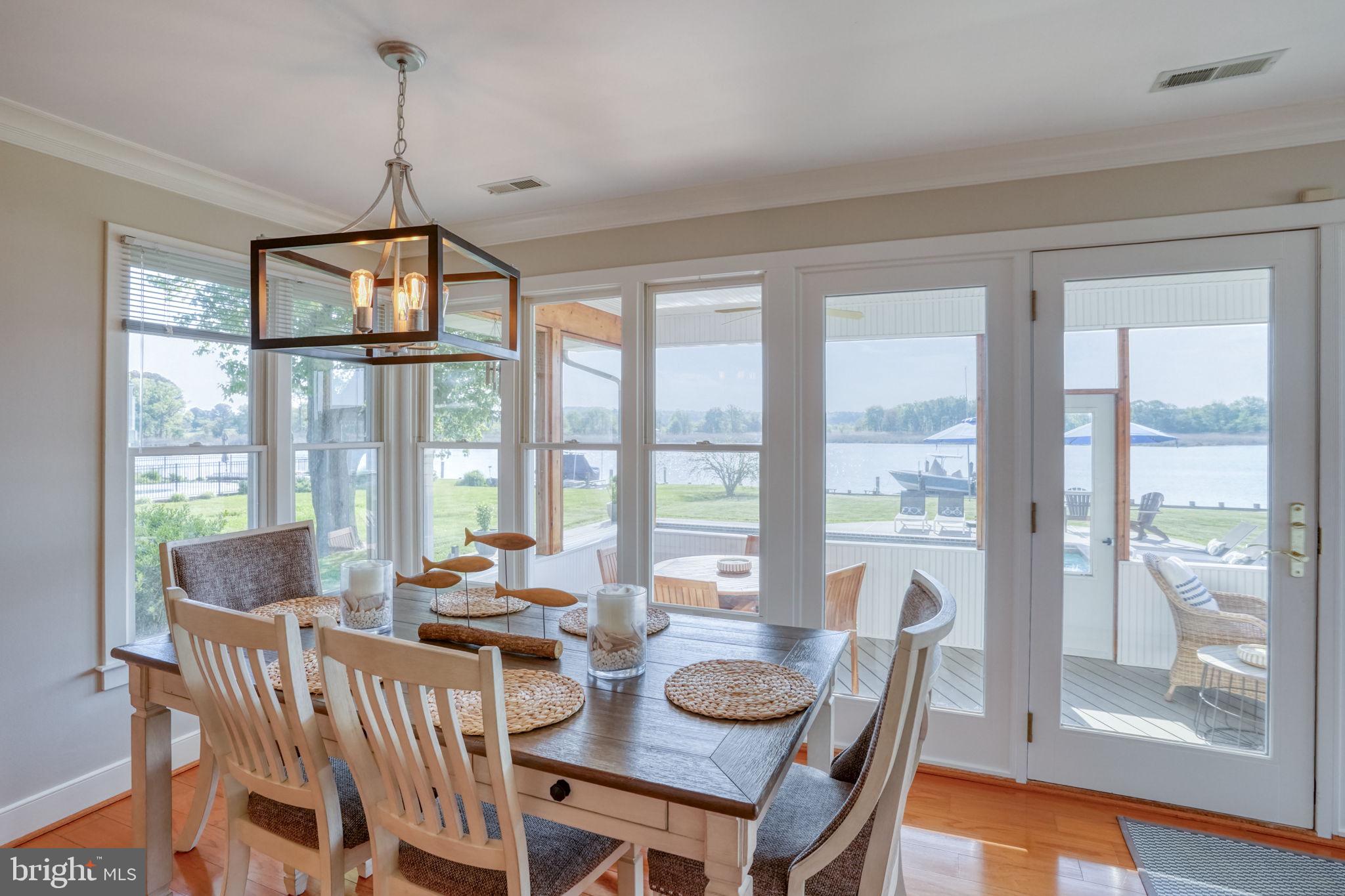 QUEEN ANNE COLONY - Residential