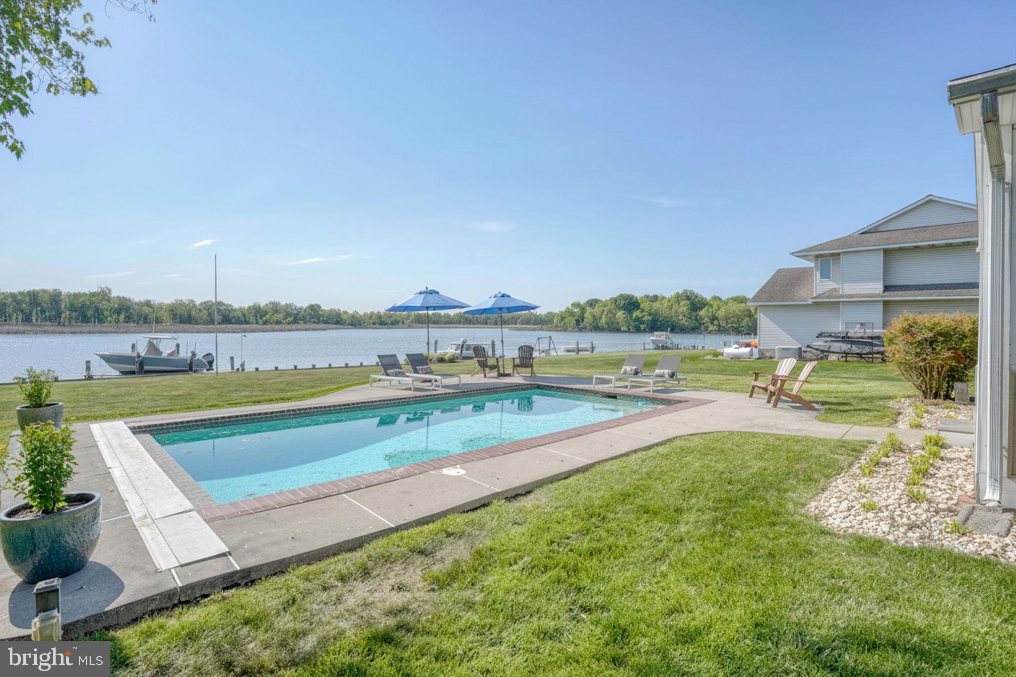 QUEEN ANNE COLONY - Residential