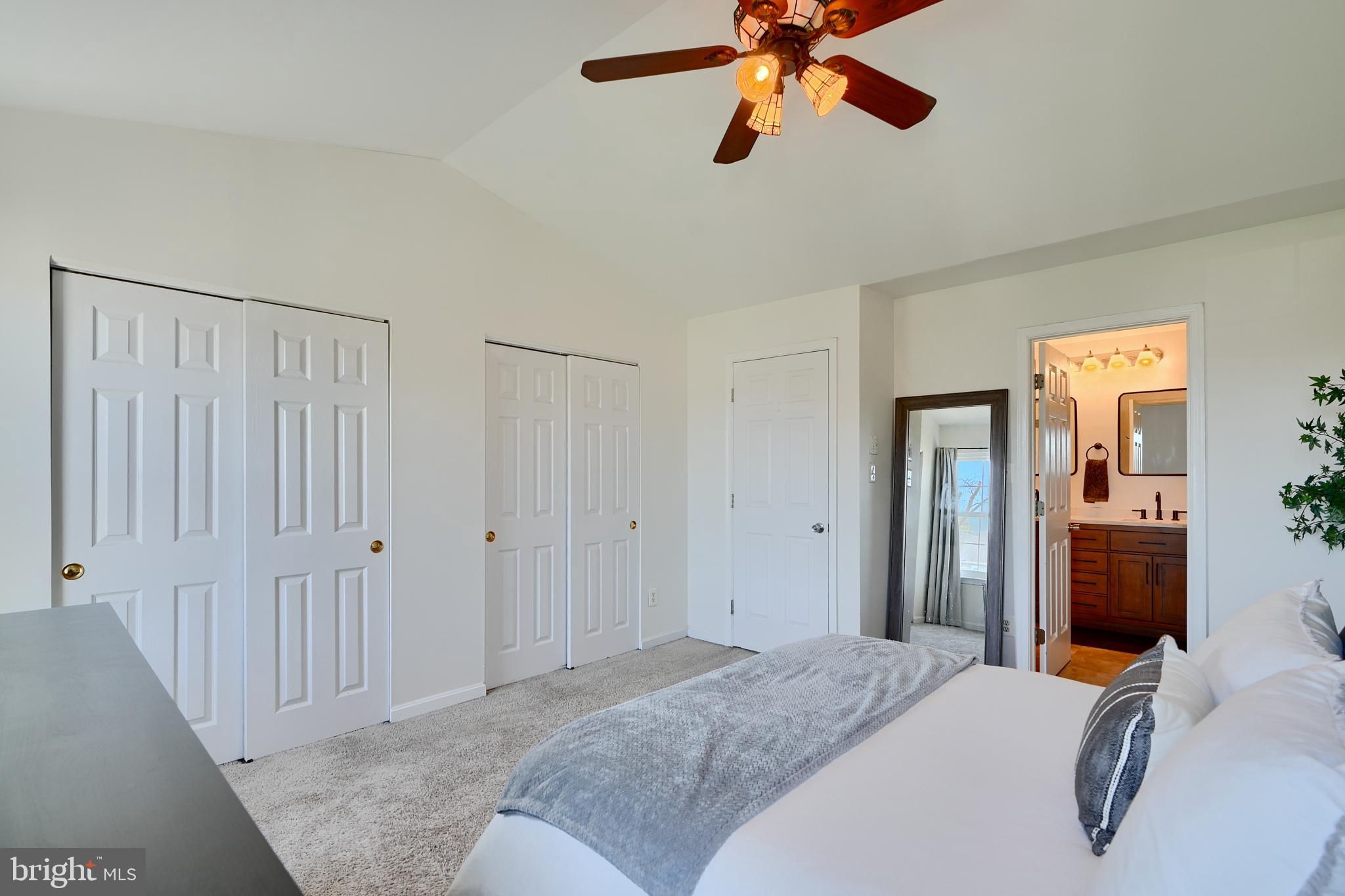 HICKORY OVERLOOK - Residential Lease