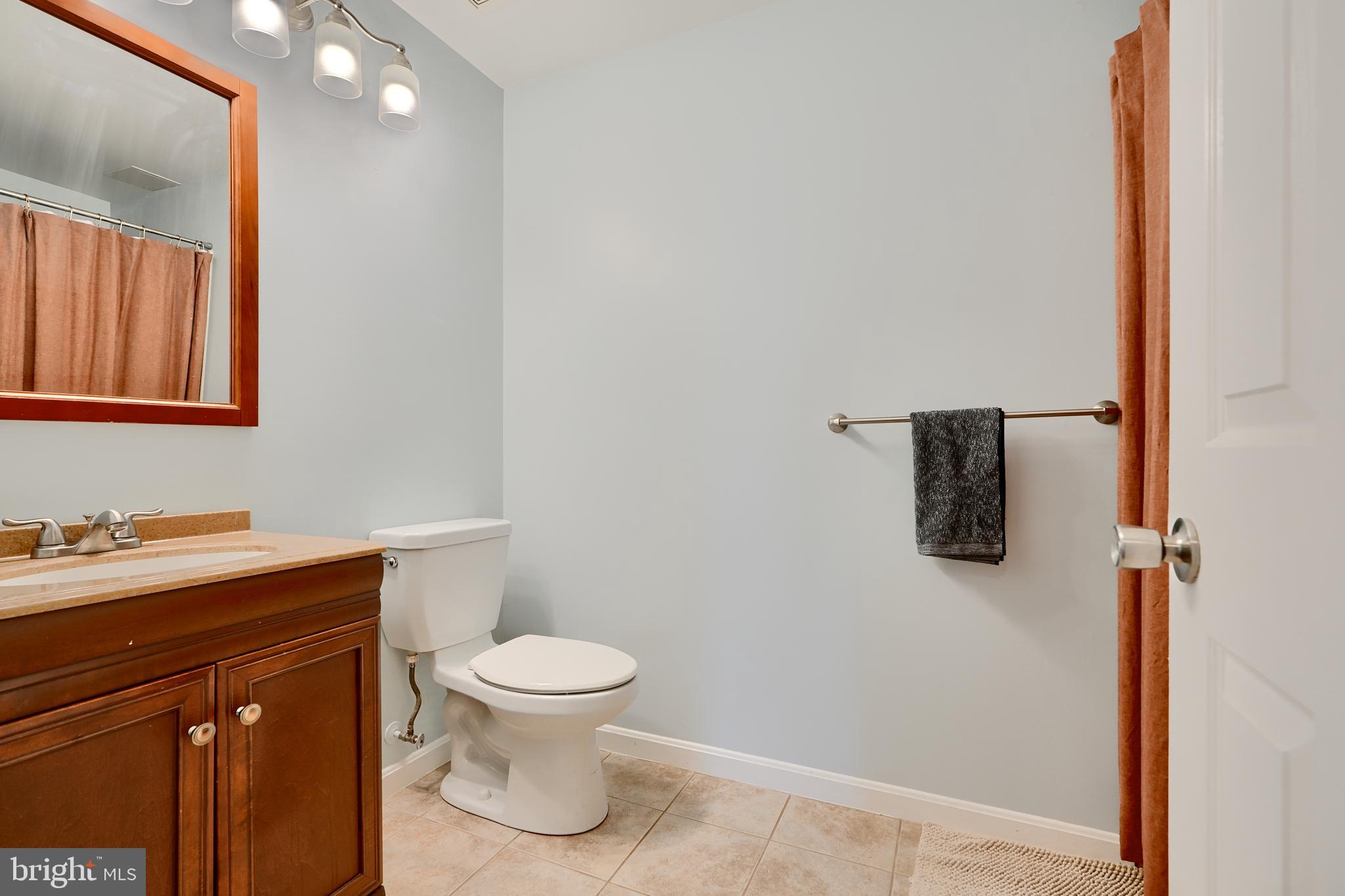 HICKORY OVERLOOK - Residential Lease