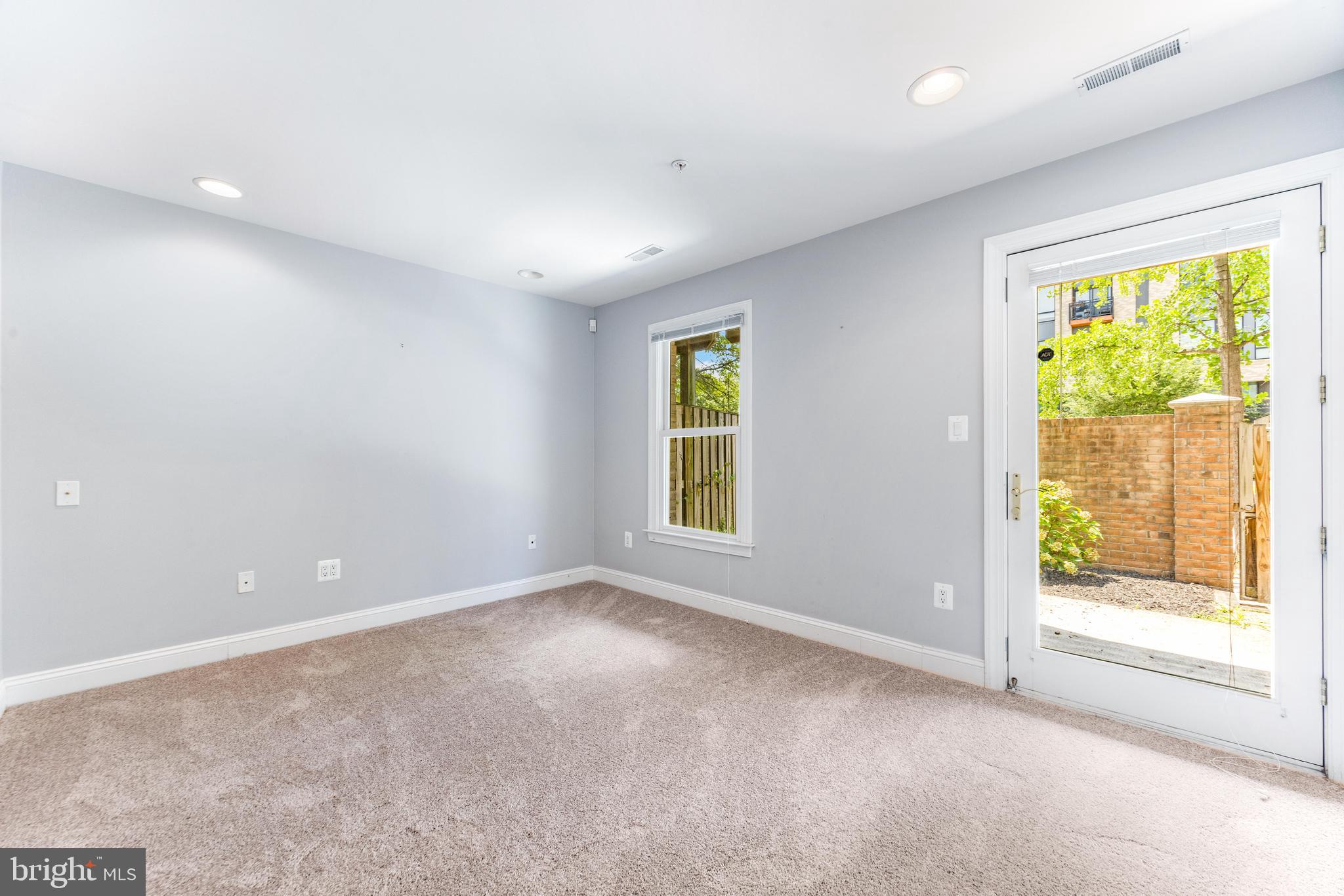 THE TOWERS - Residential