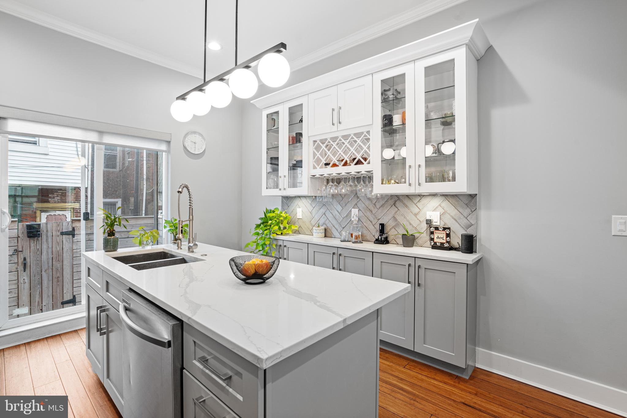 POINT BREEZE - Residential