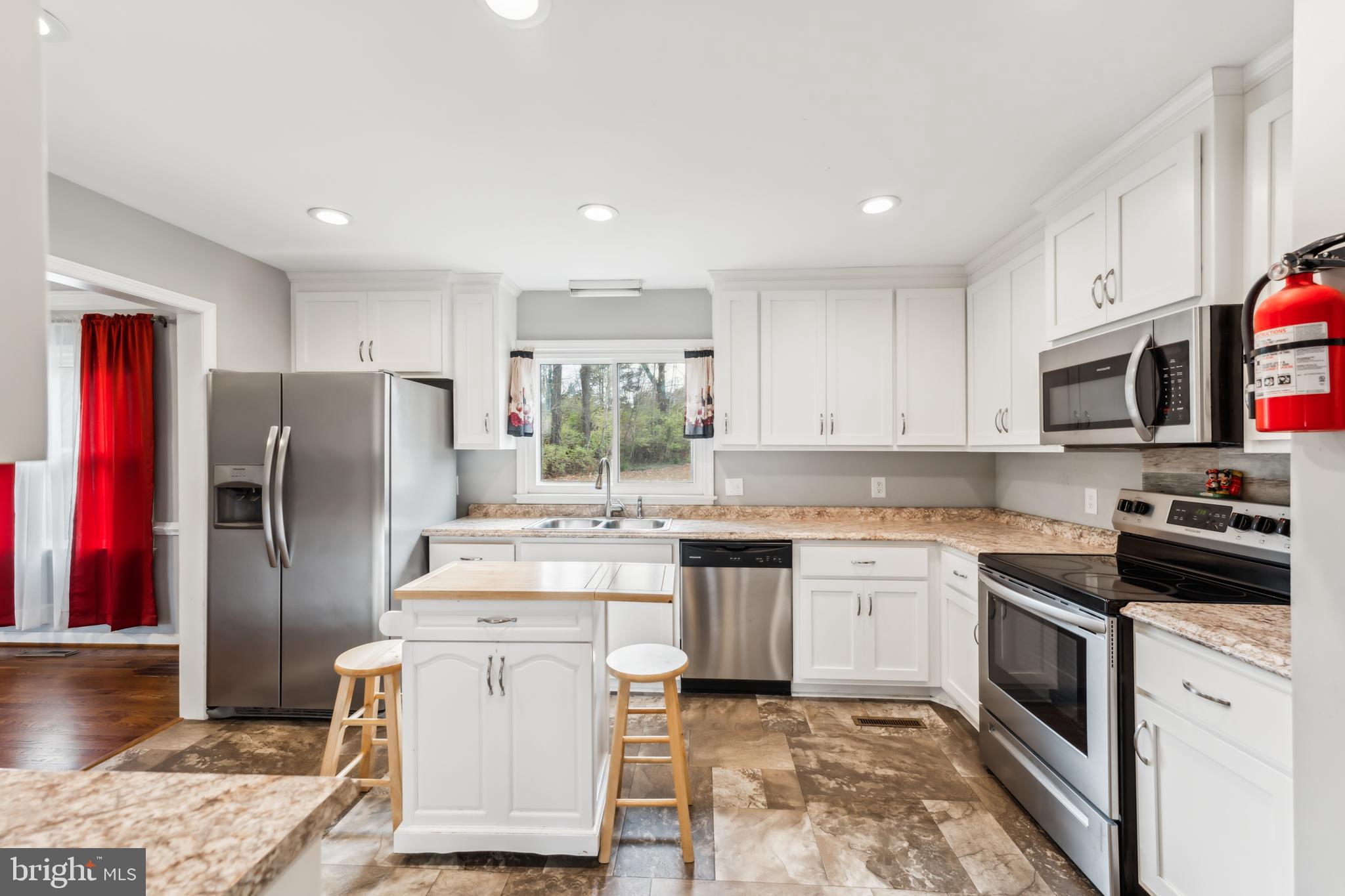 WALNUT HILL - Residential