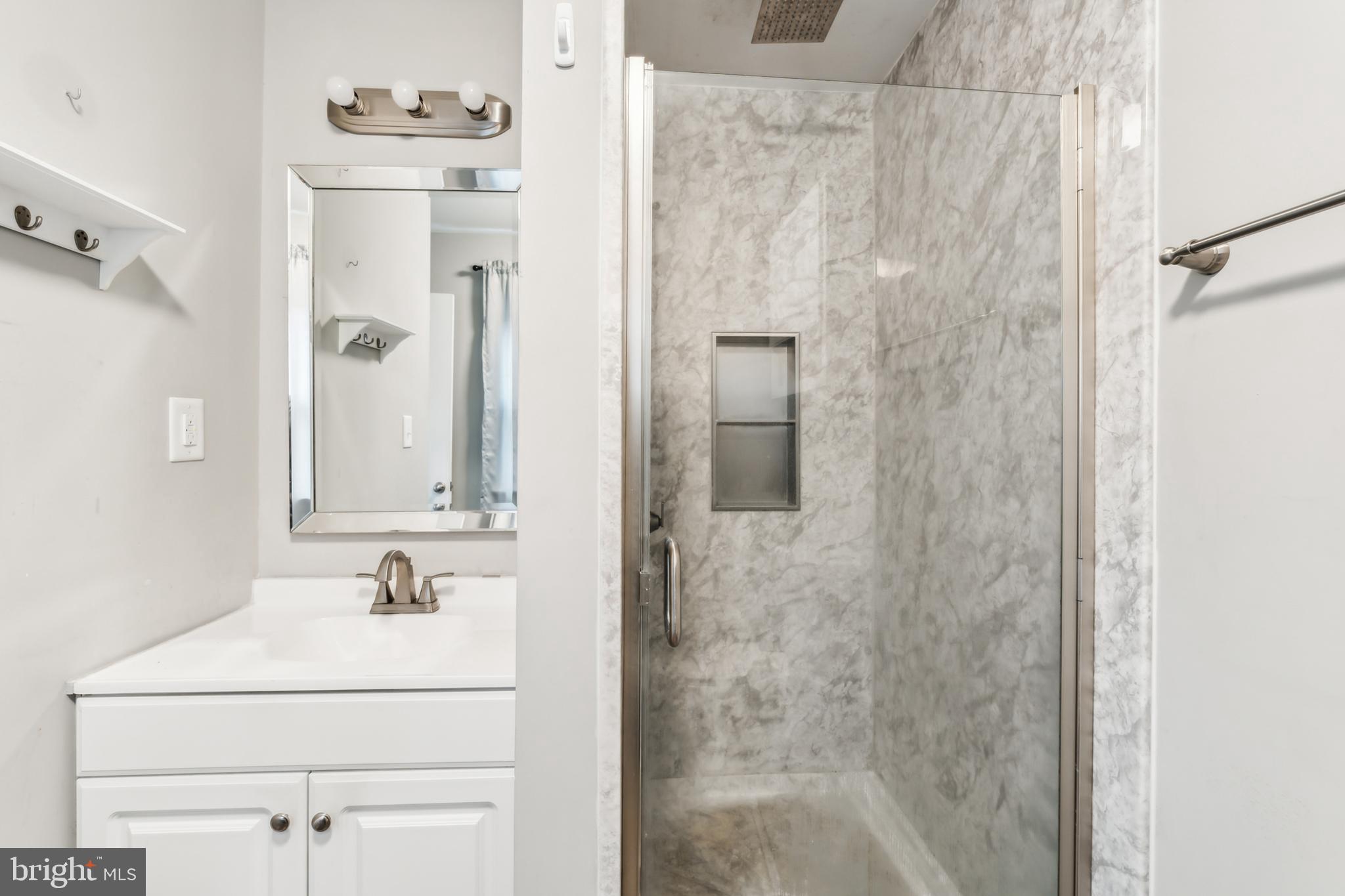 WALNUT HILL - Residential