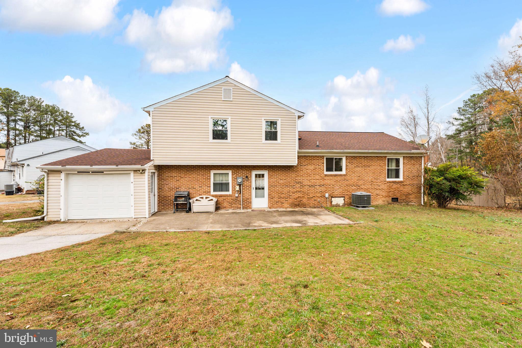 WALNUT HILL - Residential