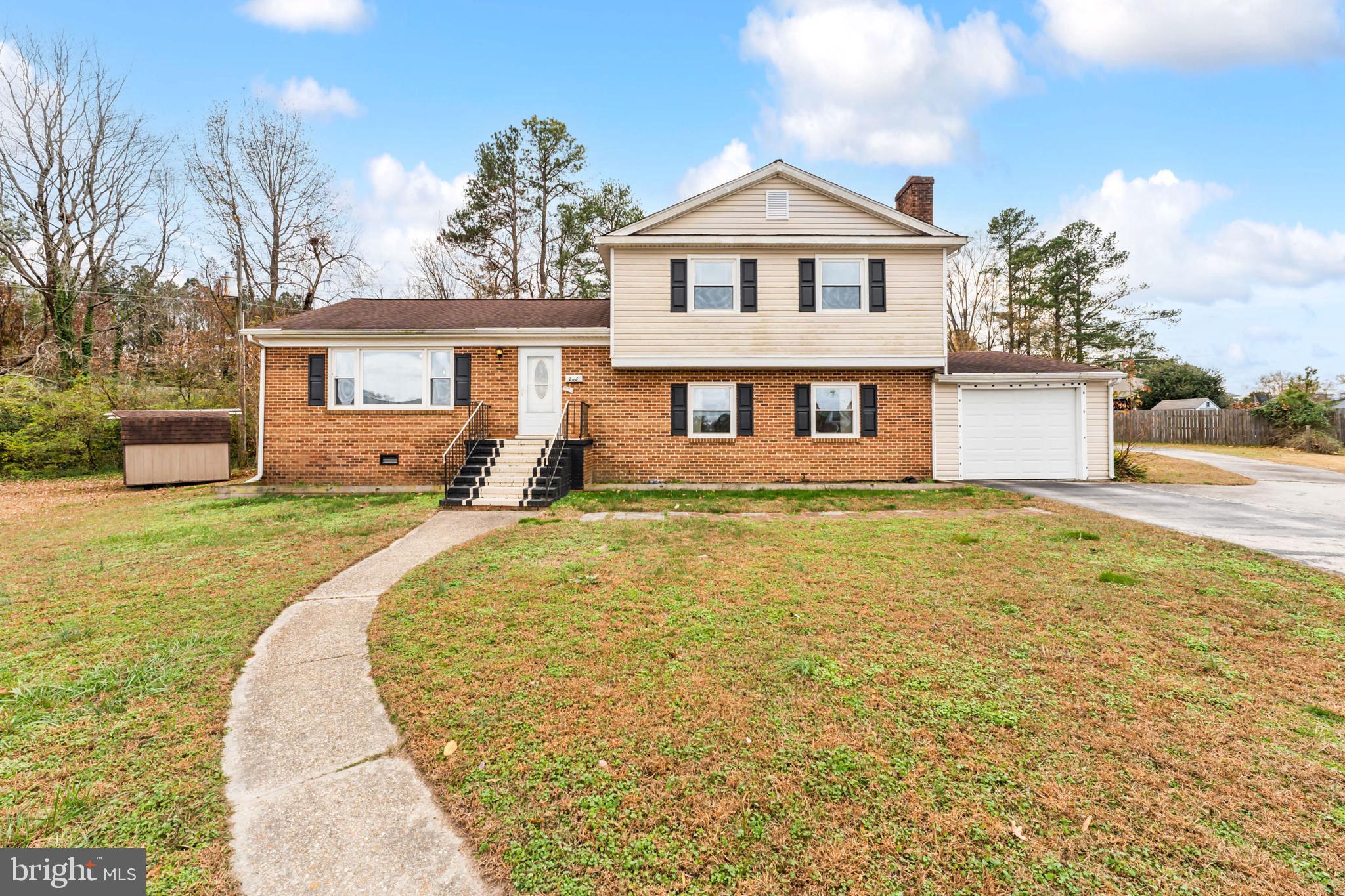 WALNUT HILL - Residential