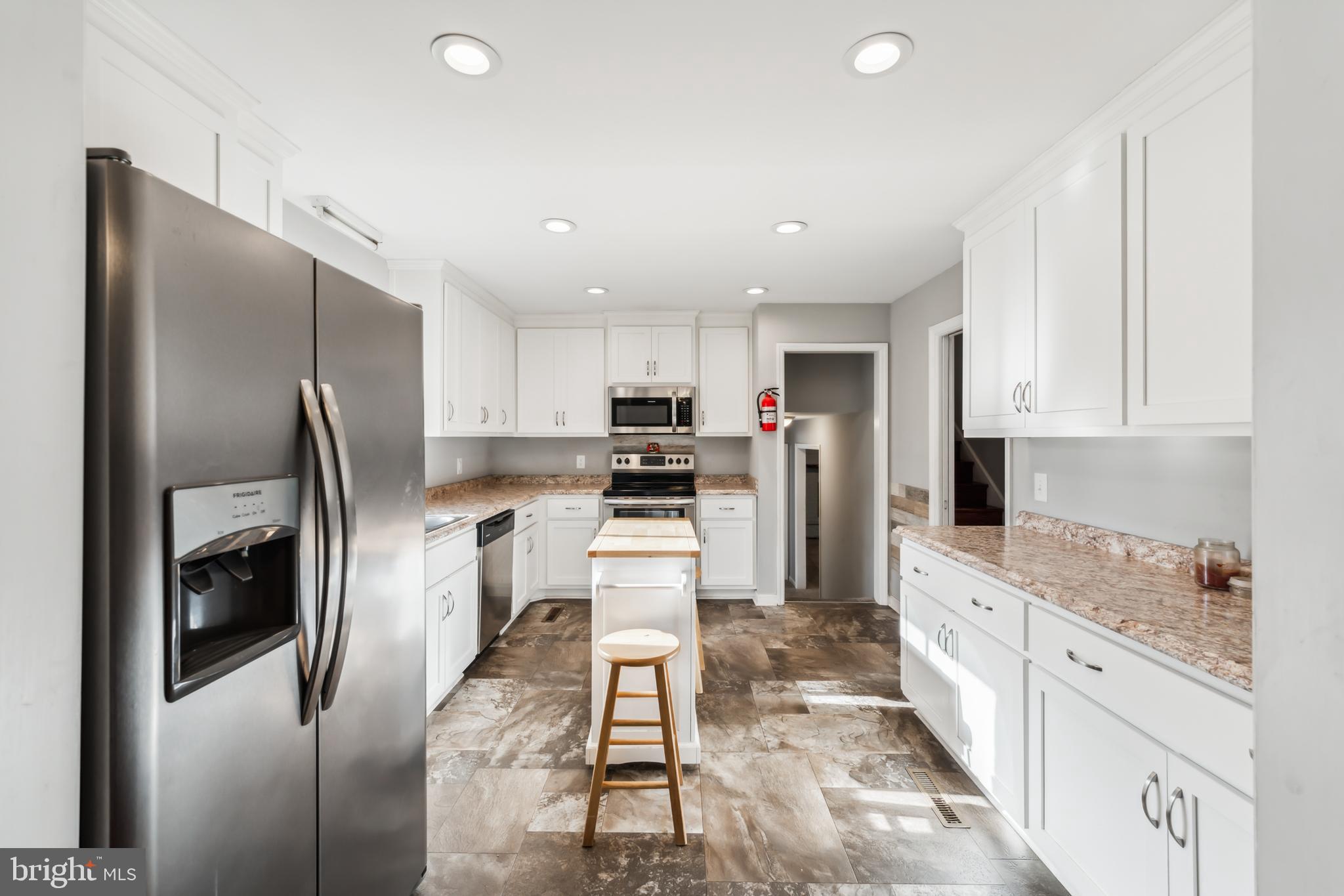 WALNUT HILL - Residential