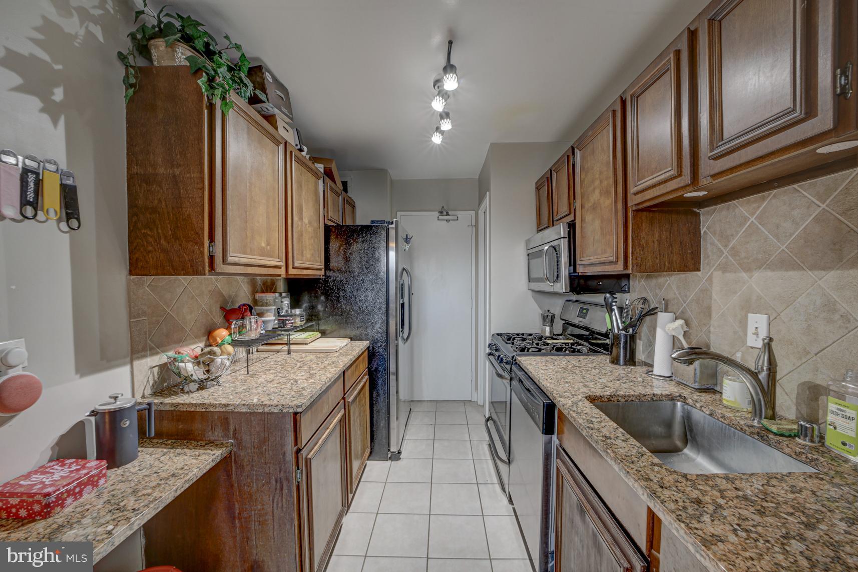 PARK SUTTON CODM - Residential Lease