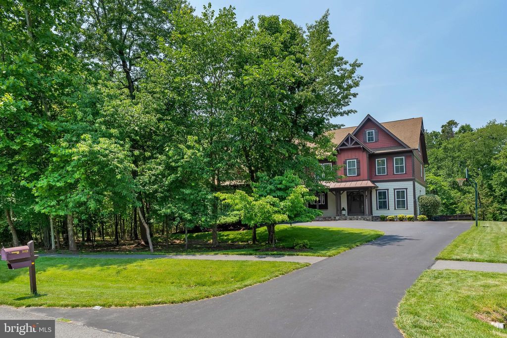 Photo of 14428 Eagle Island Court, GAINESVILLE, VA 20155 (MLS # VAPW2105722)
