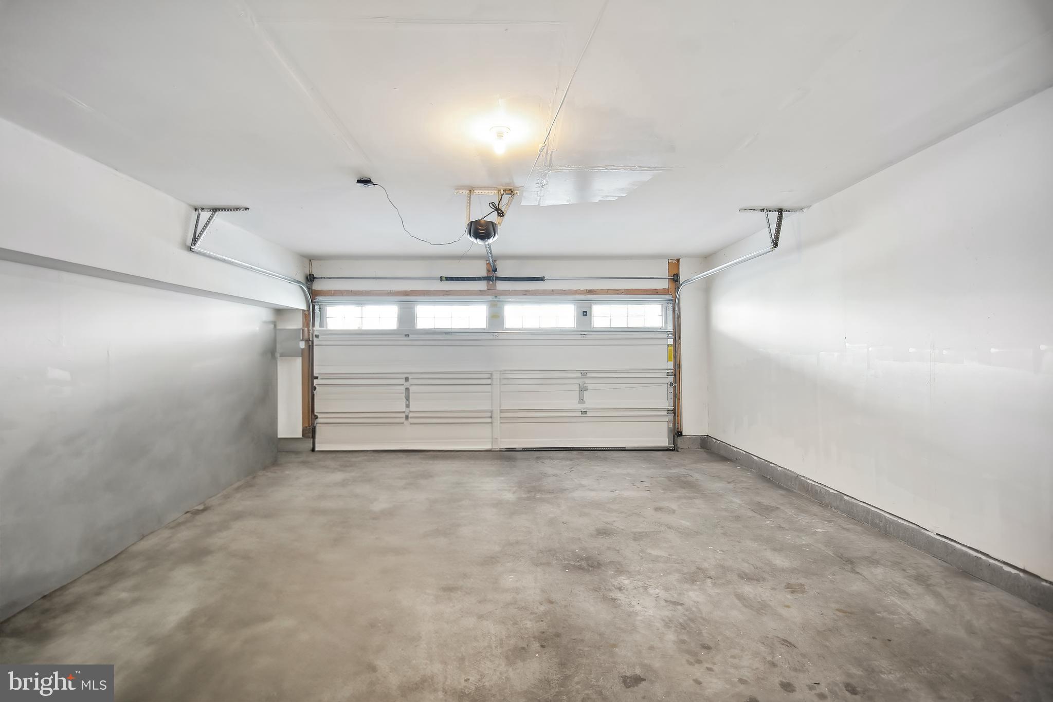 POINTE AT ARUNDEL PRESERVES - Residential Lease