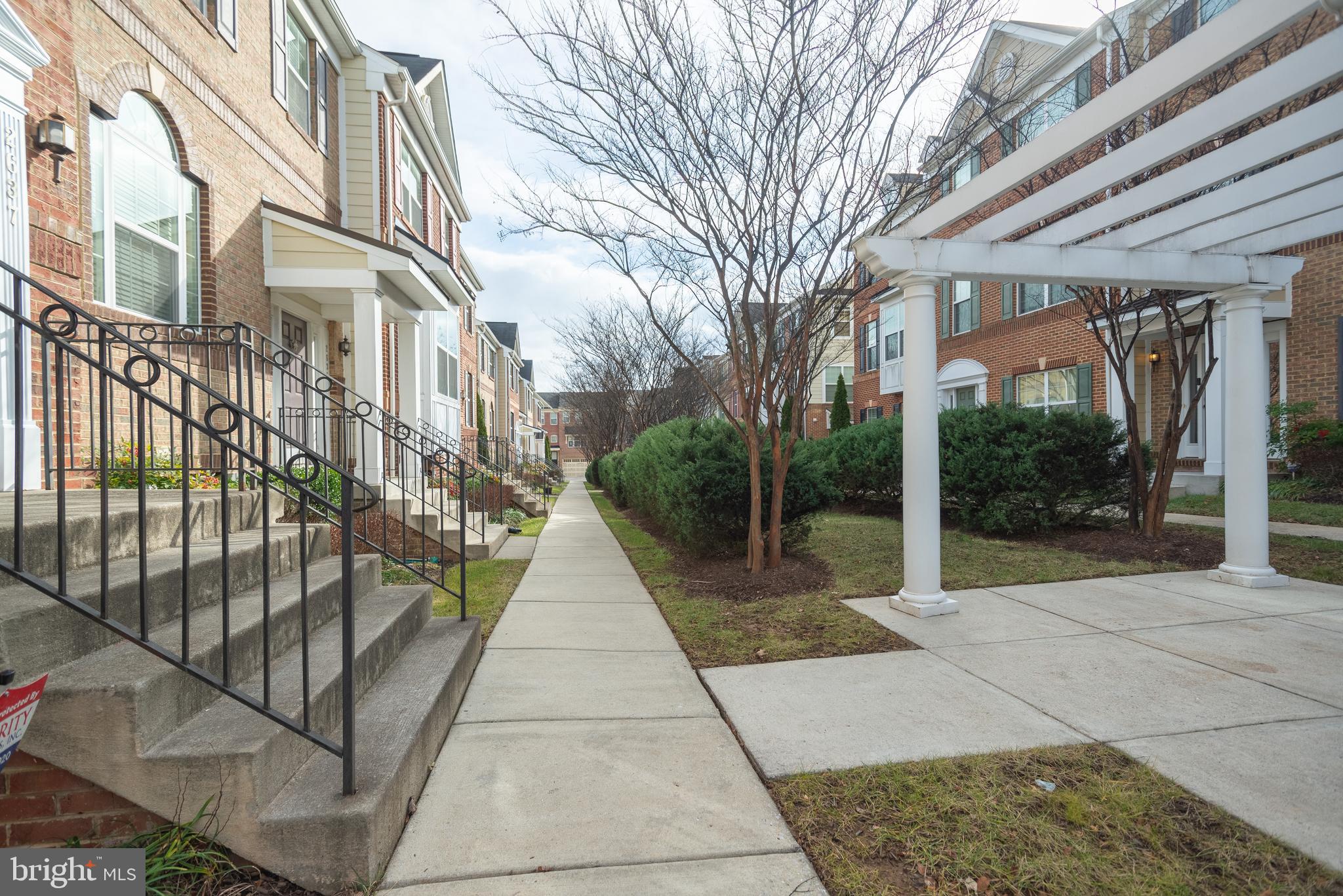 POINTE AT ARUNDEL PRESERVES - Residential Lease