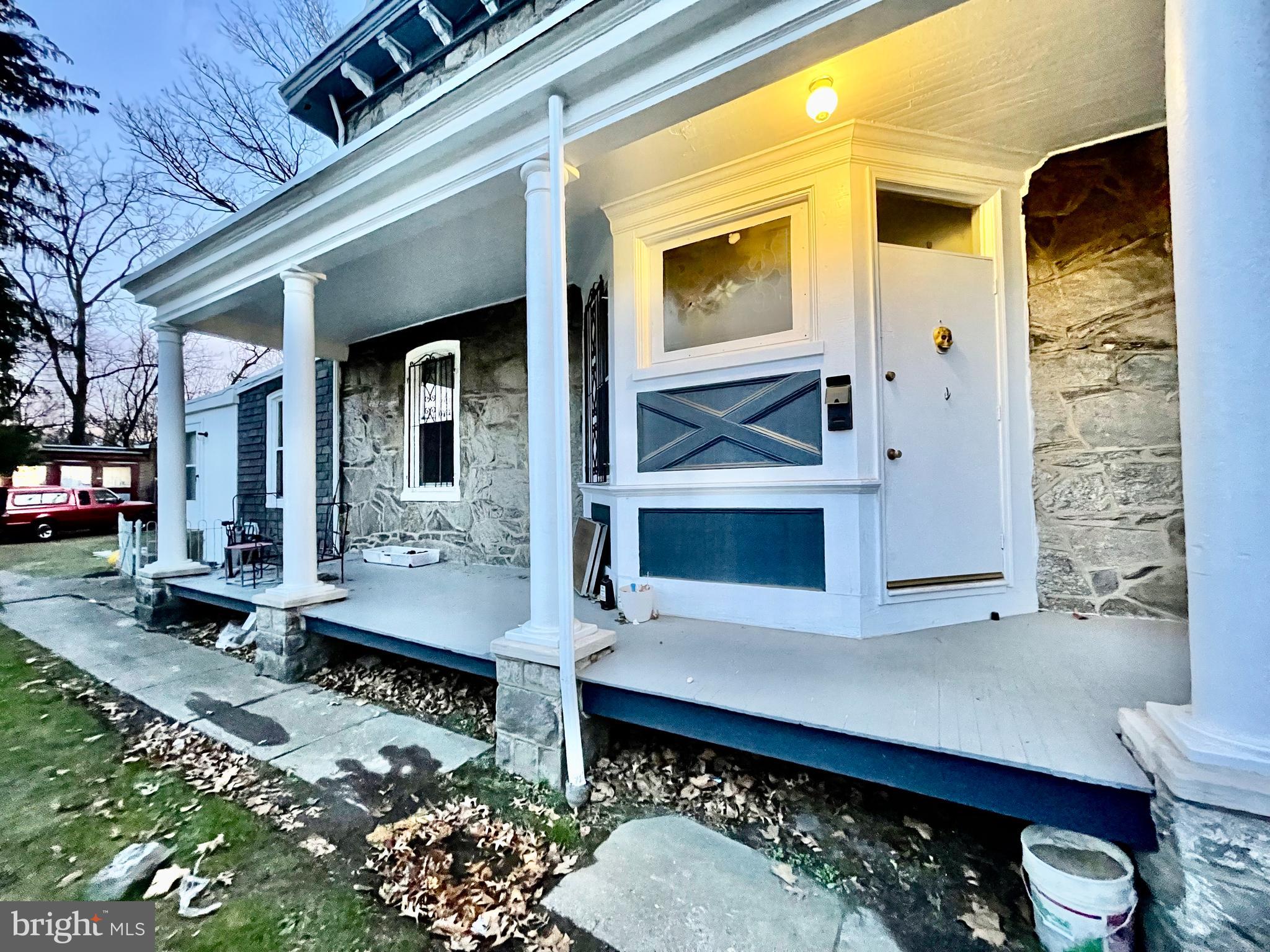 312 W SEYMOUR STREET 1