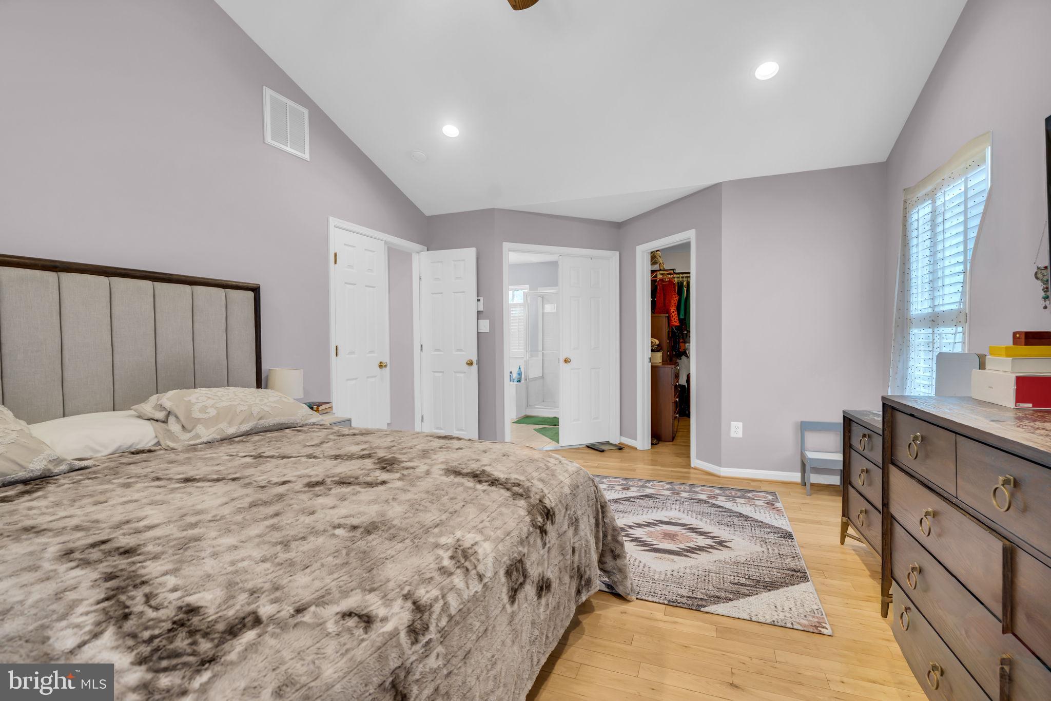 SOUTH RIDING - Residential