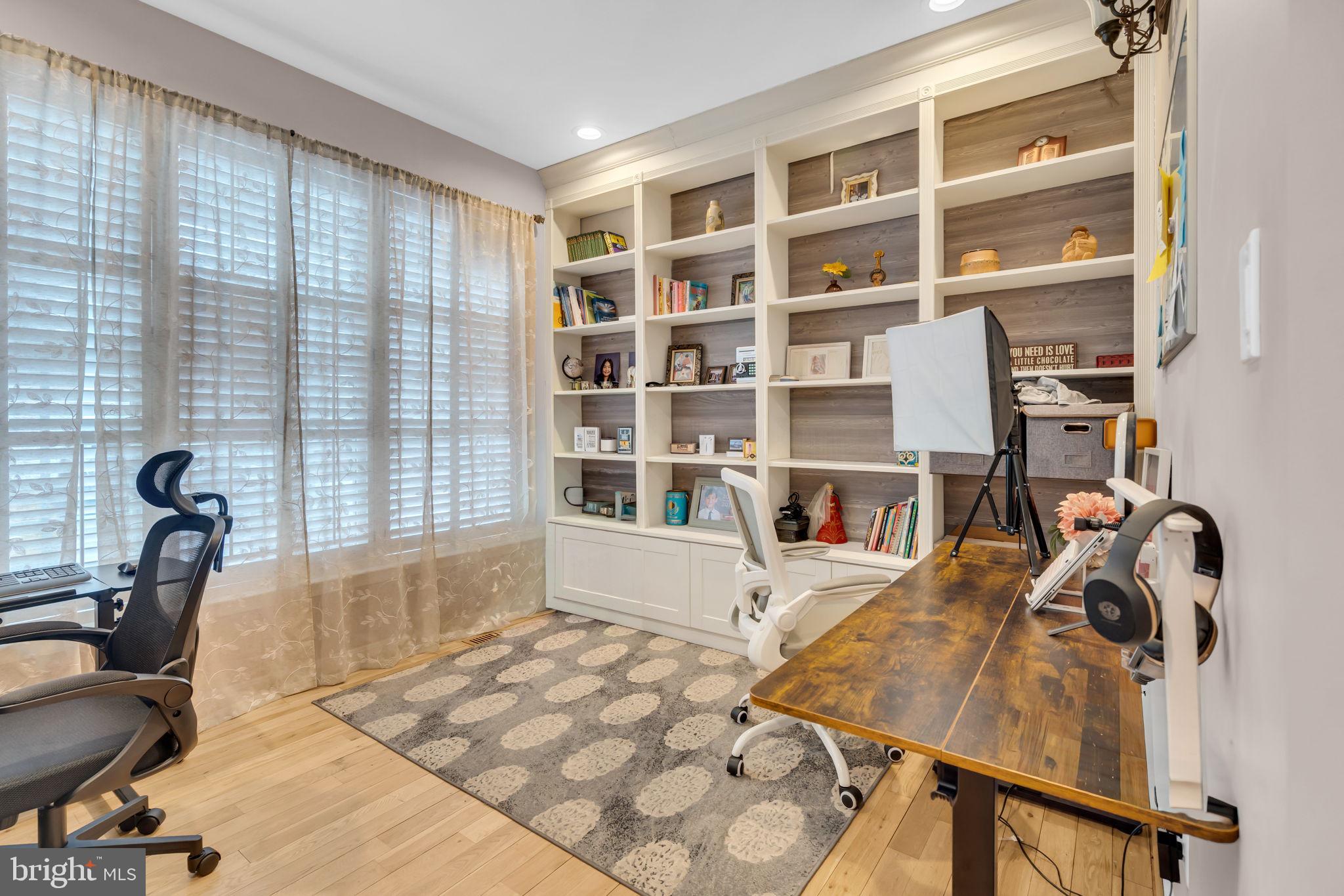 SOUTH RIDING - Residential