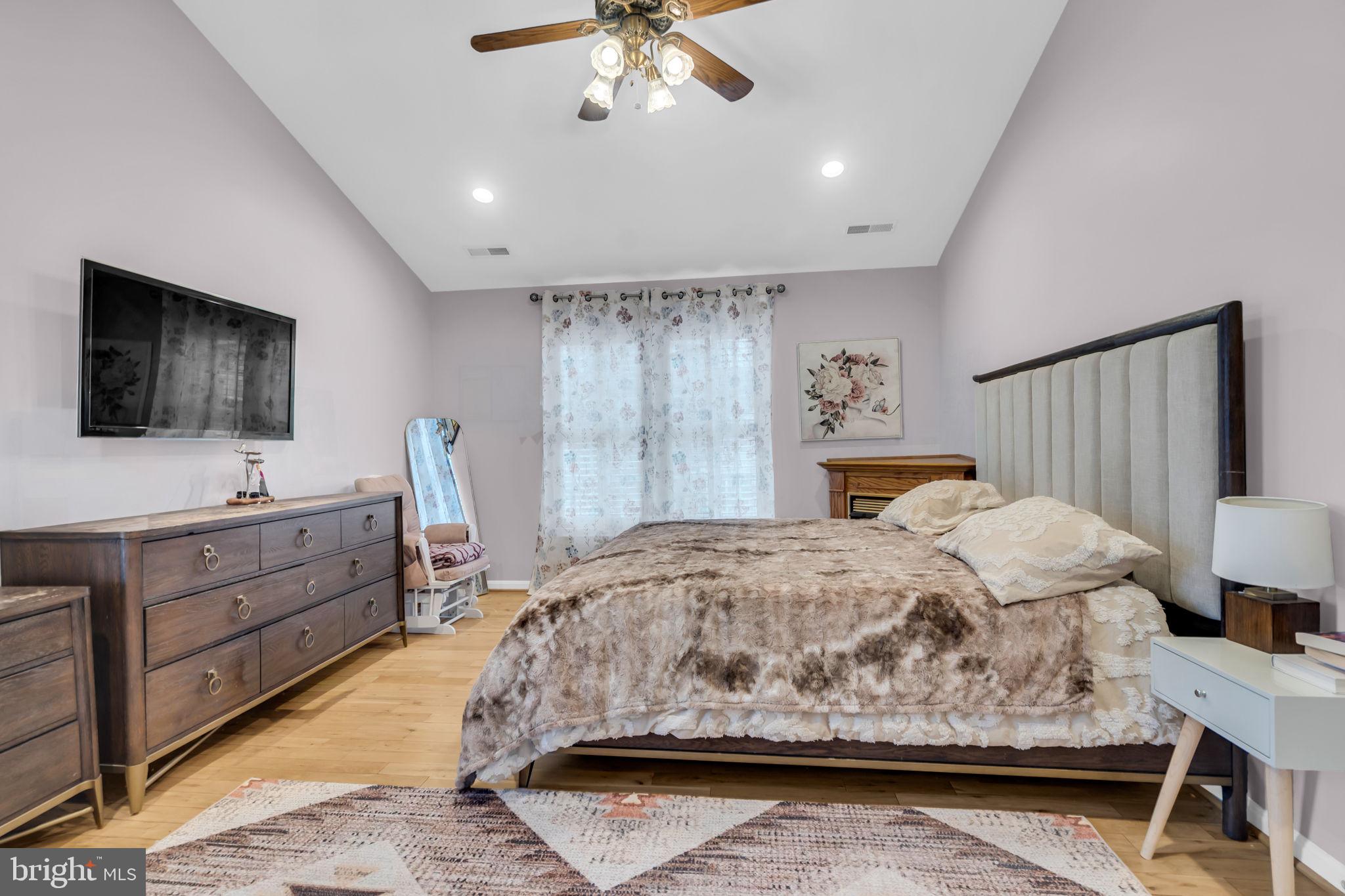 SOUTH RIDING - Residential