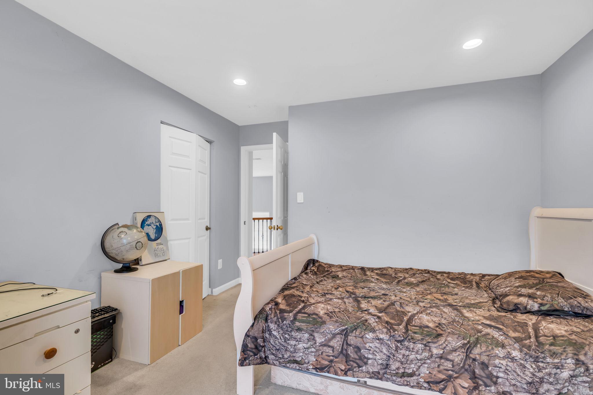 SOUTH RIDING - Residential