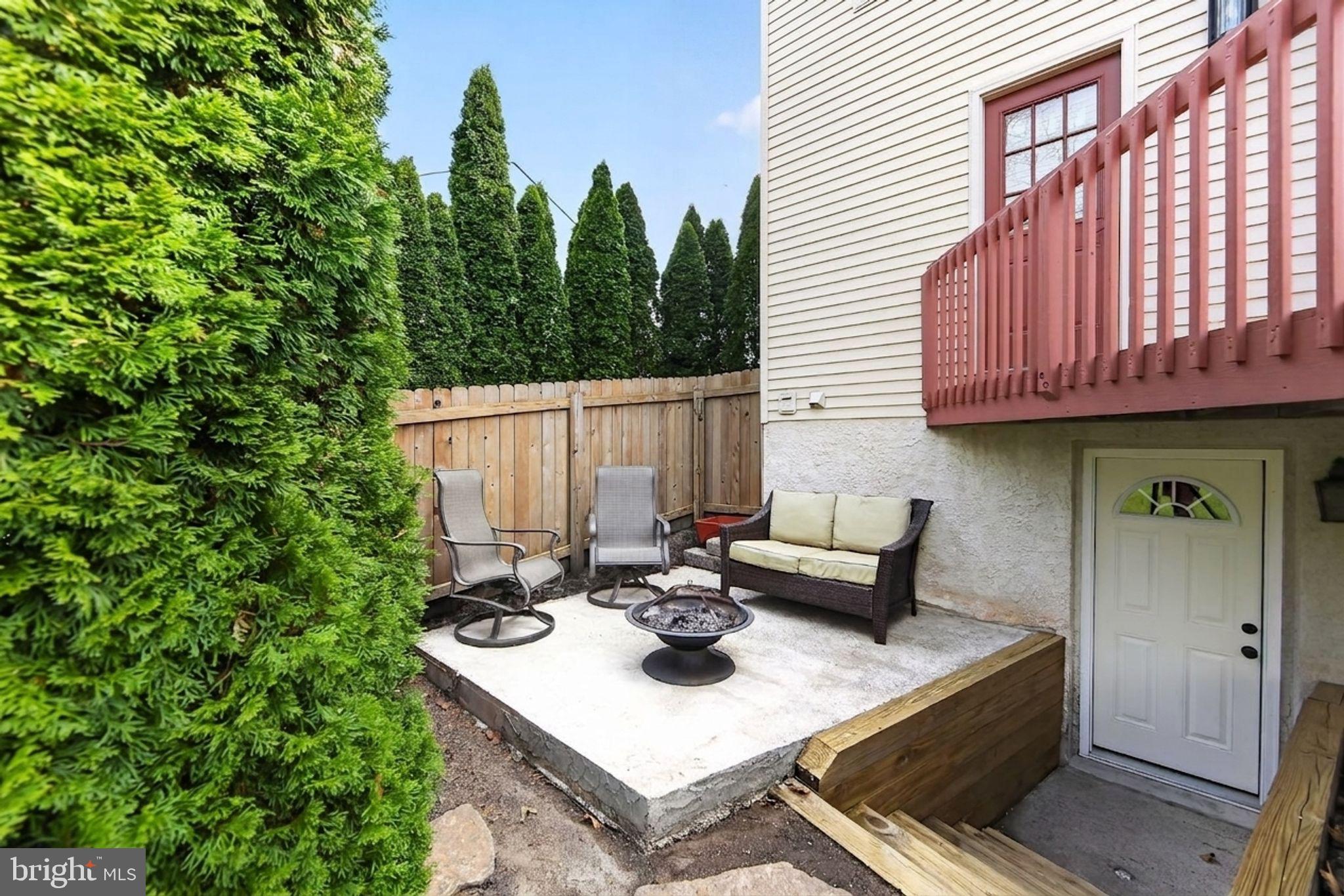 DOUGLAS MEADOWS - Residential