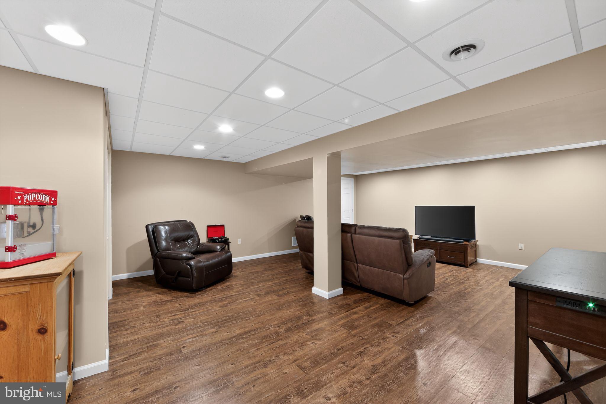 DOUGLAS MEADOWS - Residential