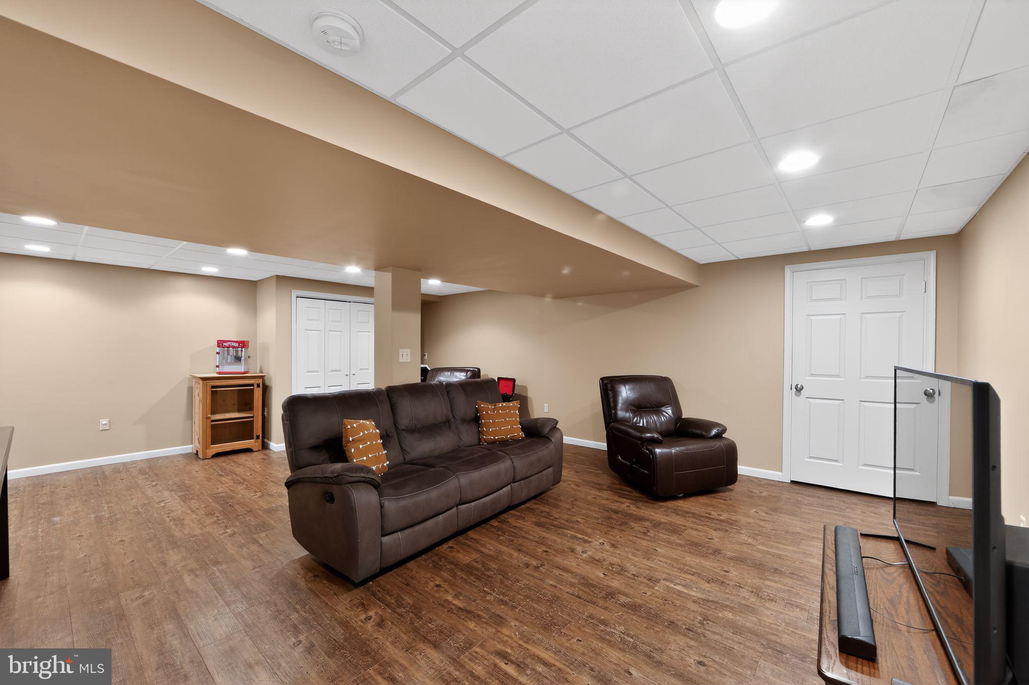 DOUGLAS MEADOWS - Residential