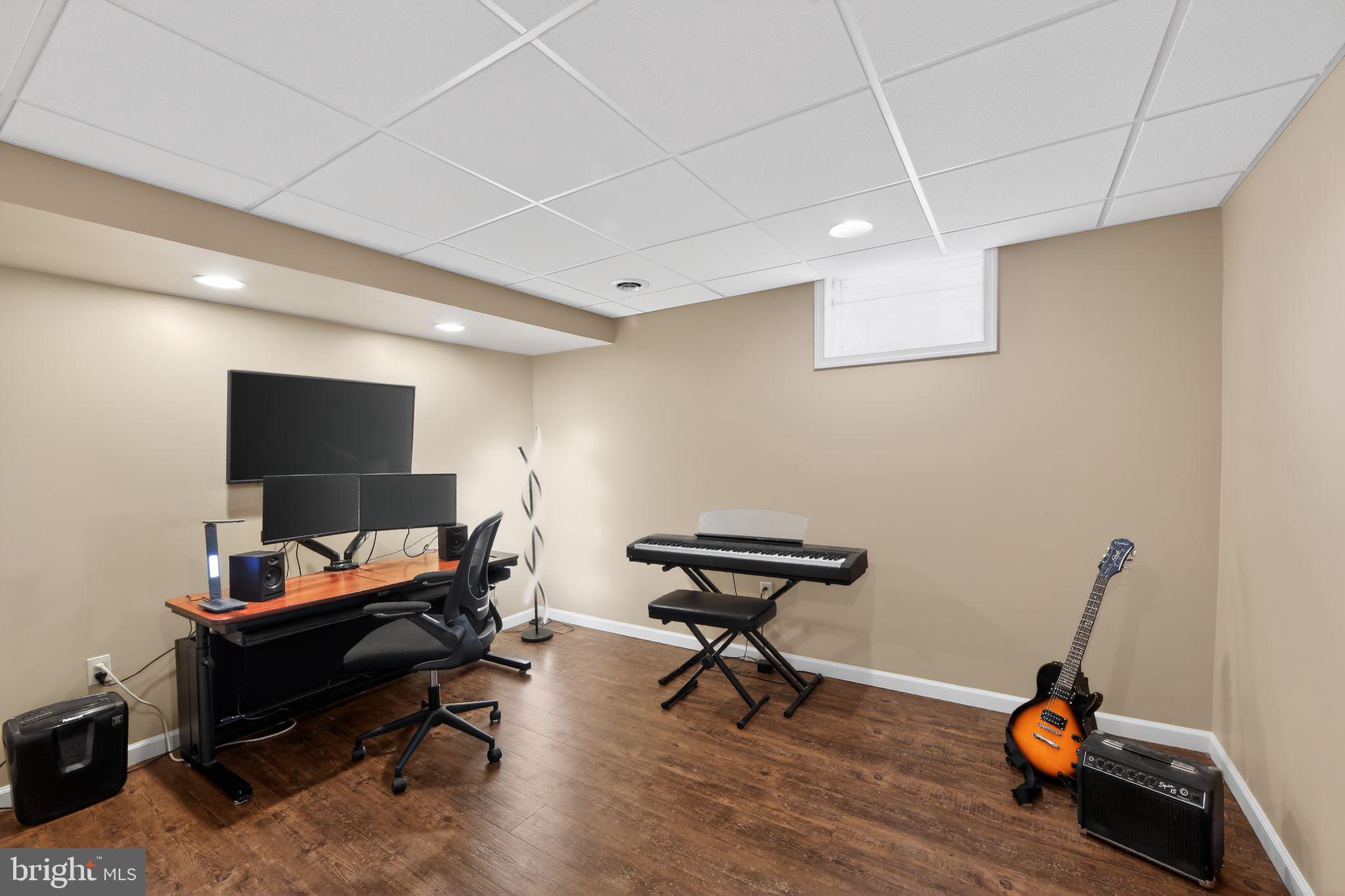 DOUGLAS MEADOWS - Residential