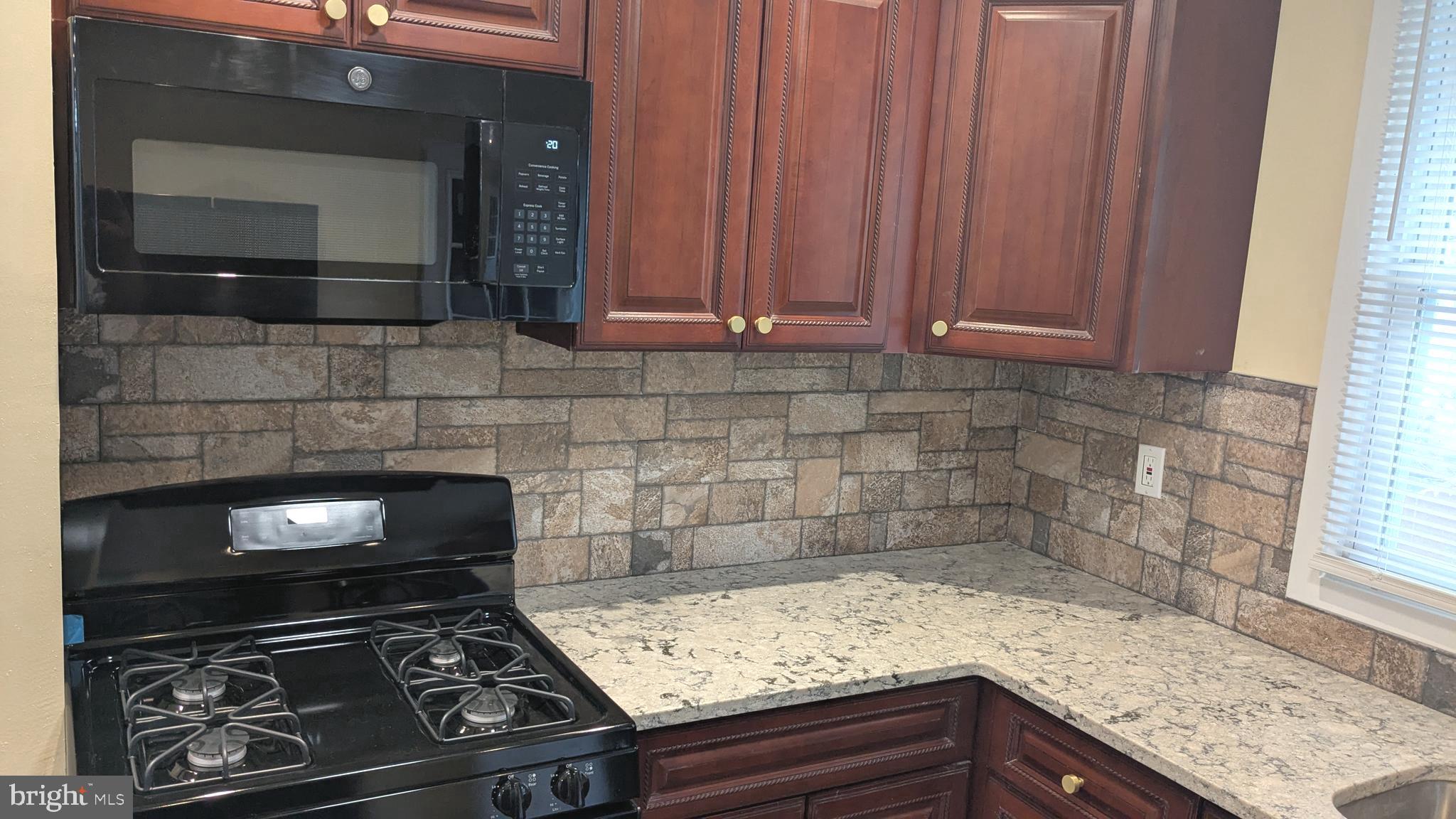 PHILADELPHIA (WEST) - Residential