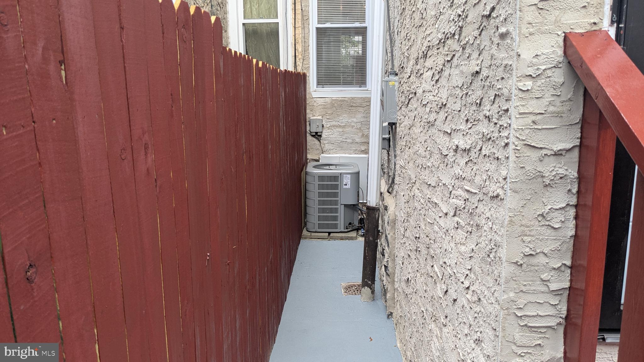 PHILADELPHIA (WEST) - Residential