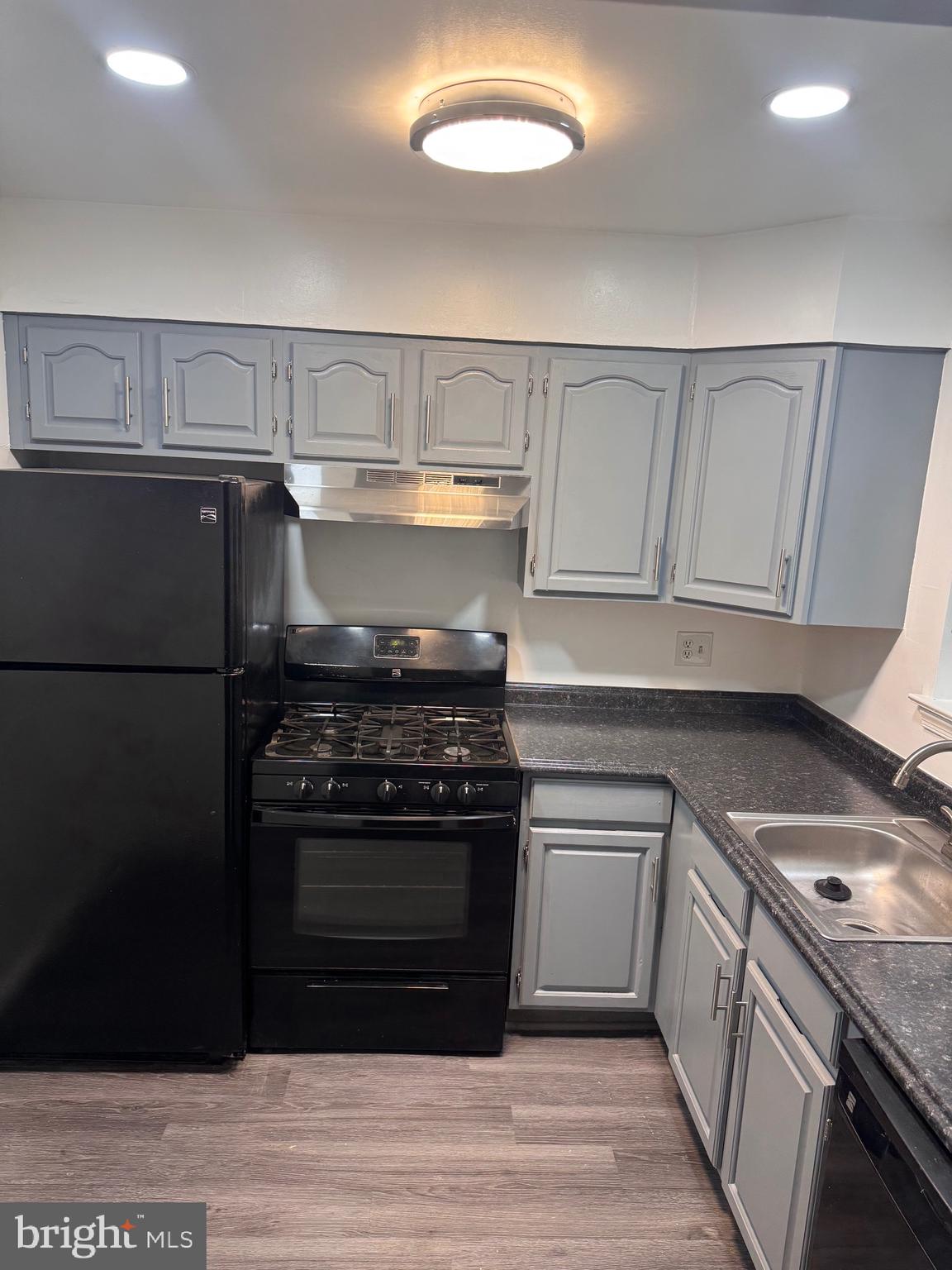 OLD TOWNE VILLAGE - Residential Lease