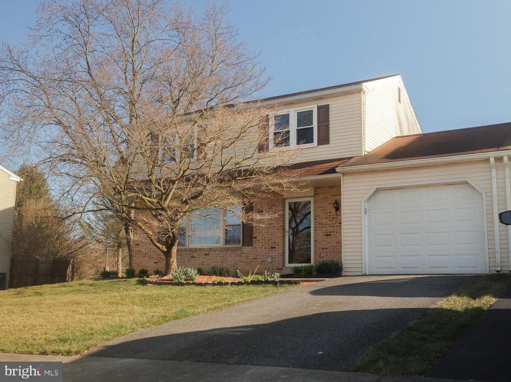 Photo of 877 LAMPLIGHT CIR, LANCASTER, PA 17601 (MLS # PALA2031896)