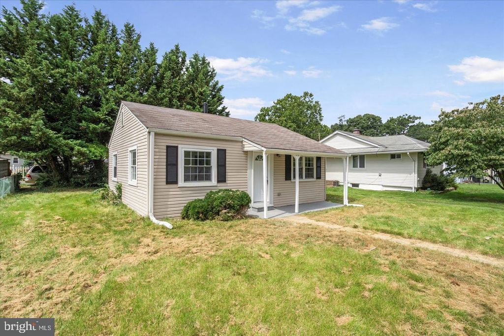 Photo of 1306 Wilson Point Road, MIDDLE RIVER, MD 21220 (MLS # MDBC2140732)