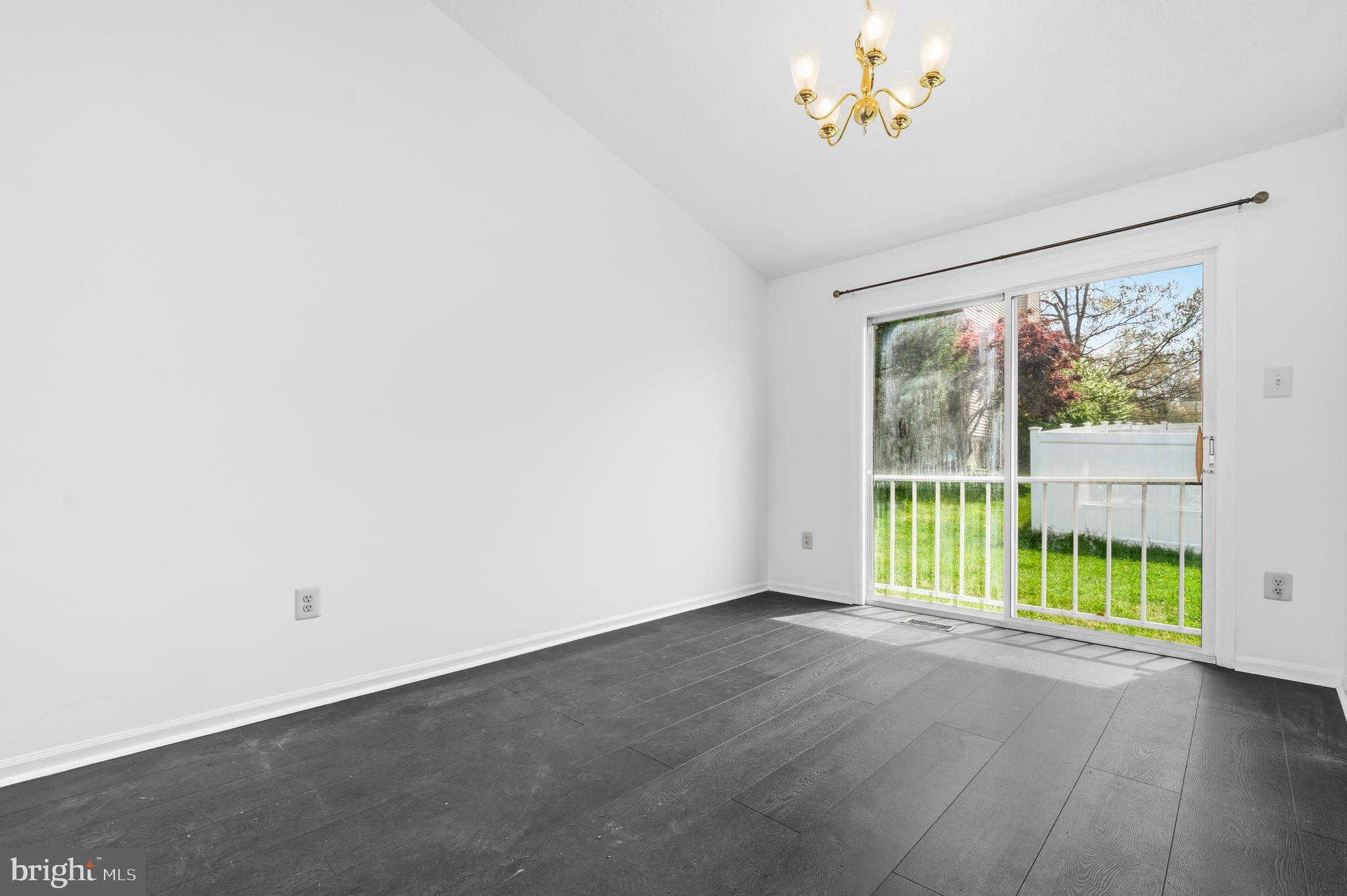 CHADWICK MANOR - Residential