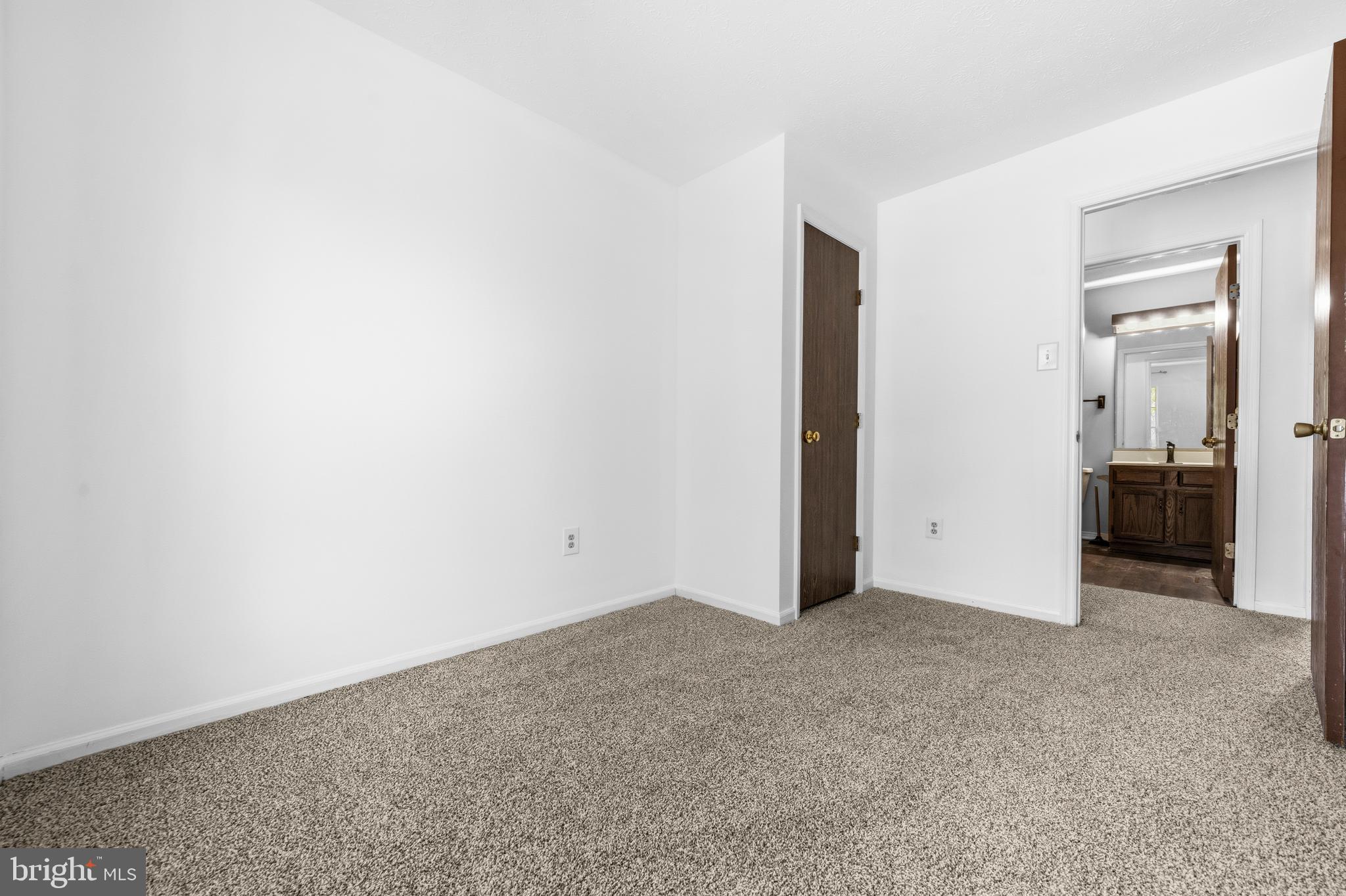 CHADWICK MANOR - Residential