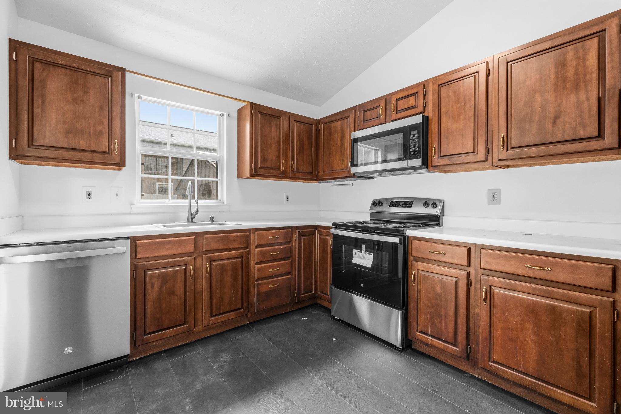 CHADWICK MANOR - Residential