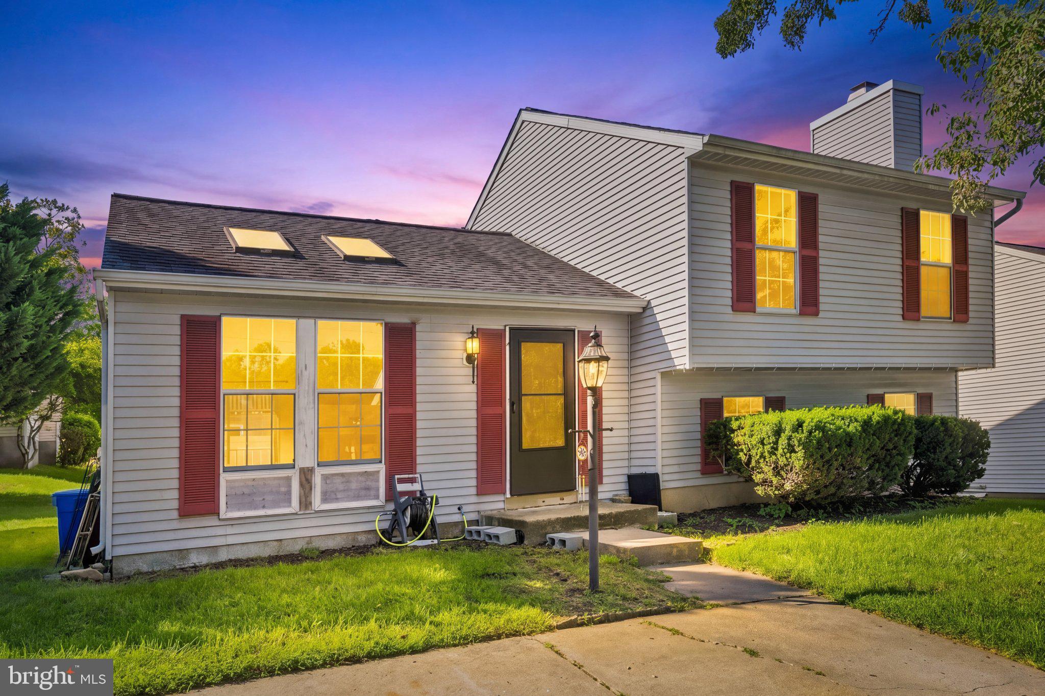 7 BRIARLEAF COURT